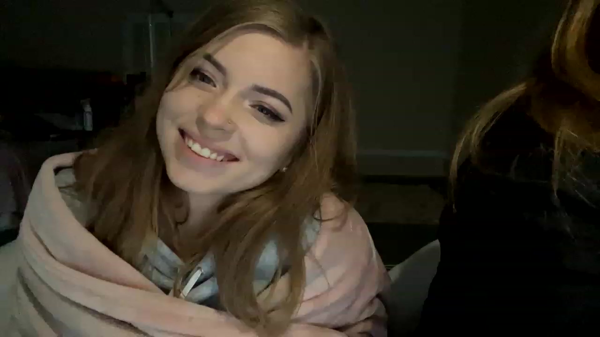 Gallery image thumbnail from Minions_Party's myfreecams stream on, 11/29/2022, 13:54 image 14 of 20