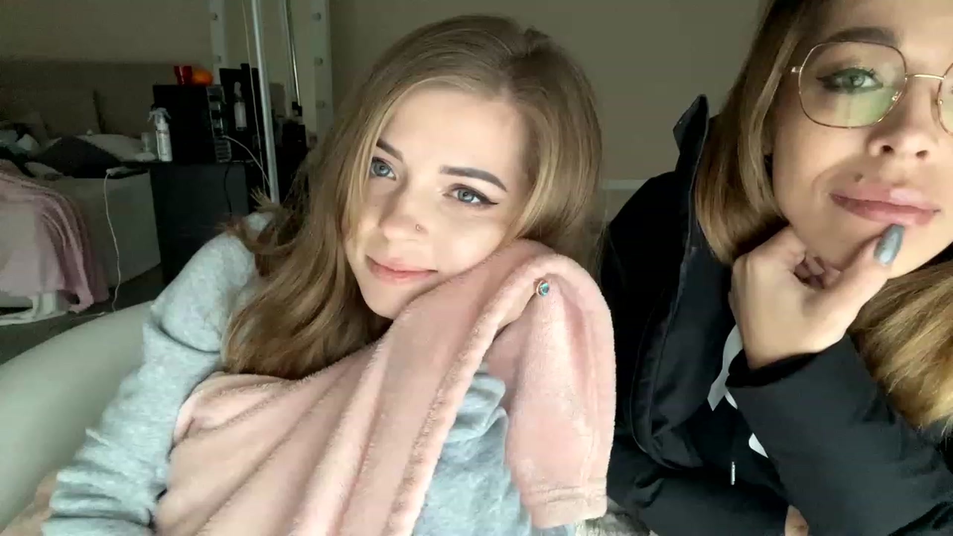 Gallery image thumbnail from Minions_Party's myfreecams stream on, 11/29/2022, 13:54 image 4 of 20
