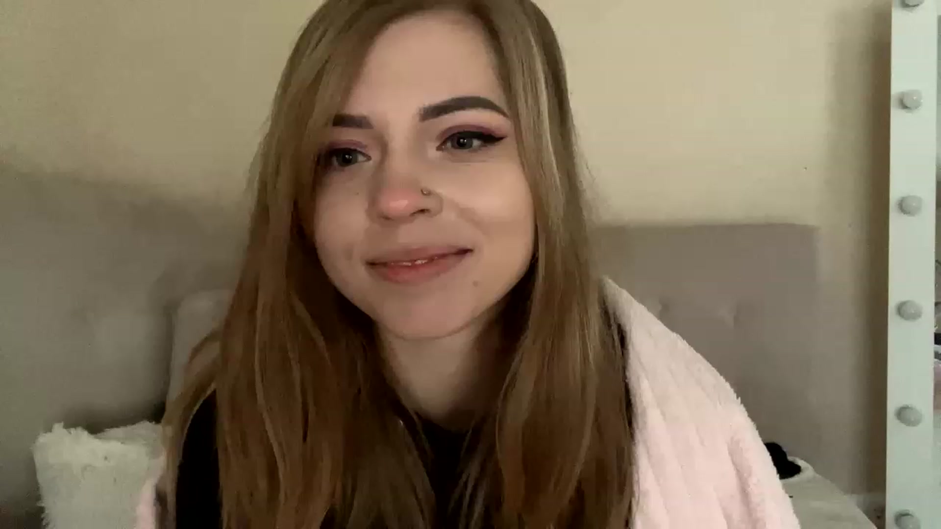 Gallery image thumbnail from Minions_Party's myfreecams stream on, 12/01/2022, 12:43 image 19 of 20