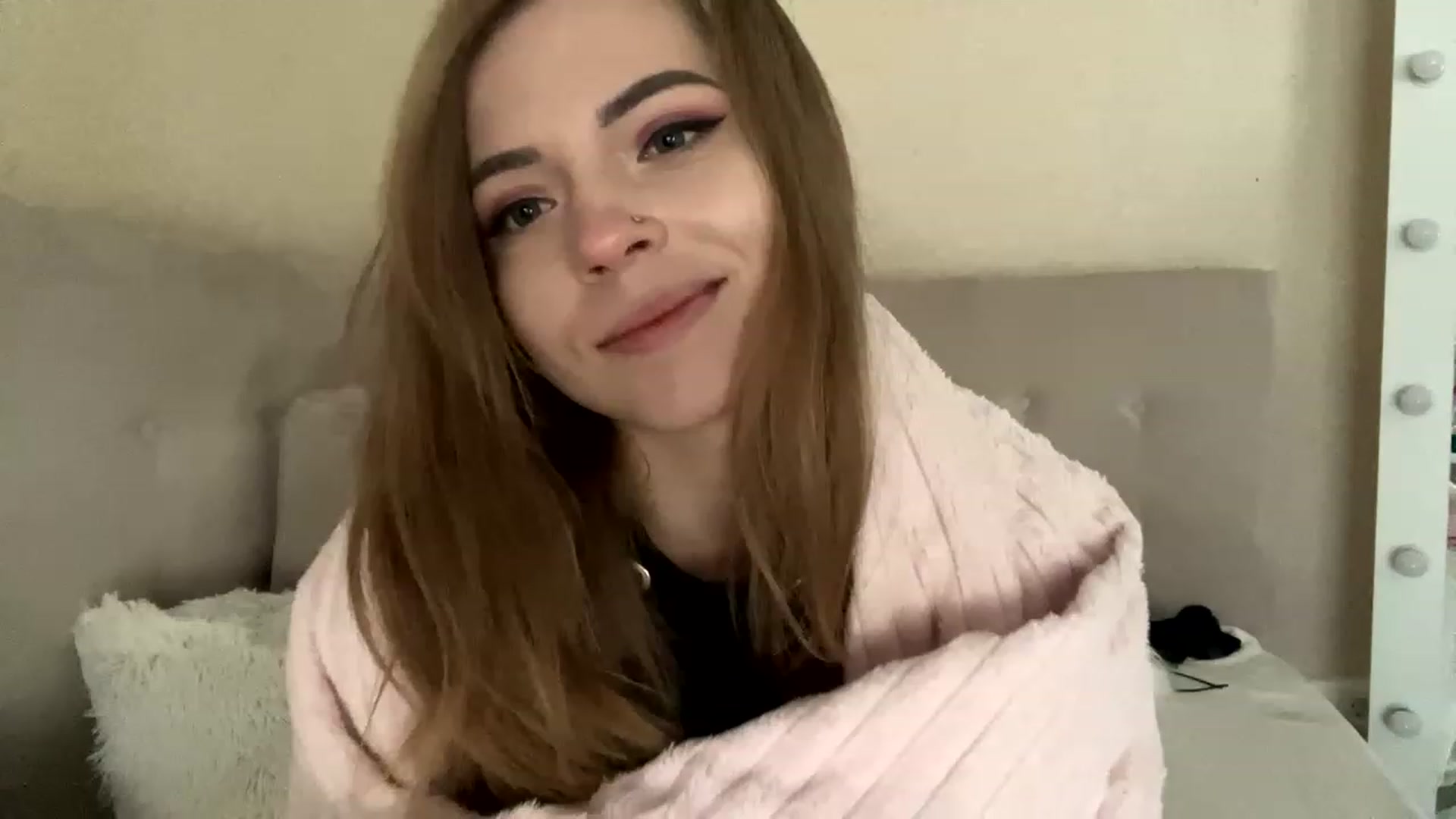 Gallery image thumbnail from Minions_Party's myfreecams stream on, 12/01/2022, 12:43 image 12 of 20