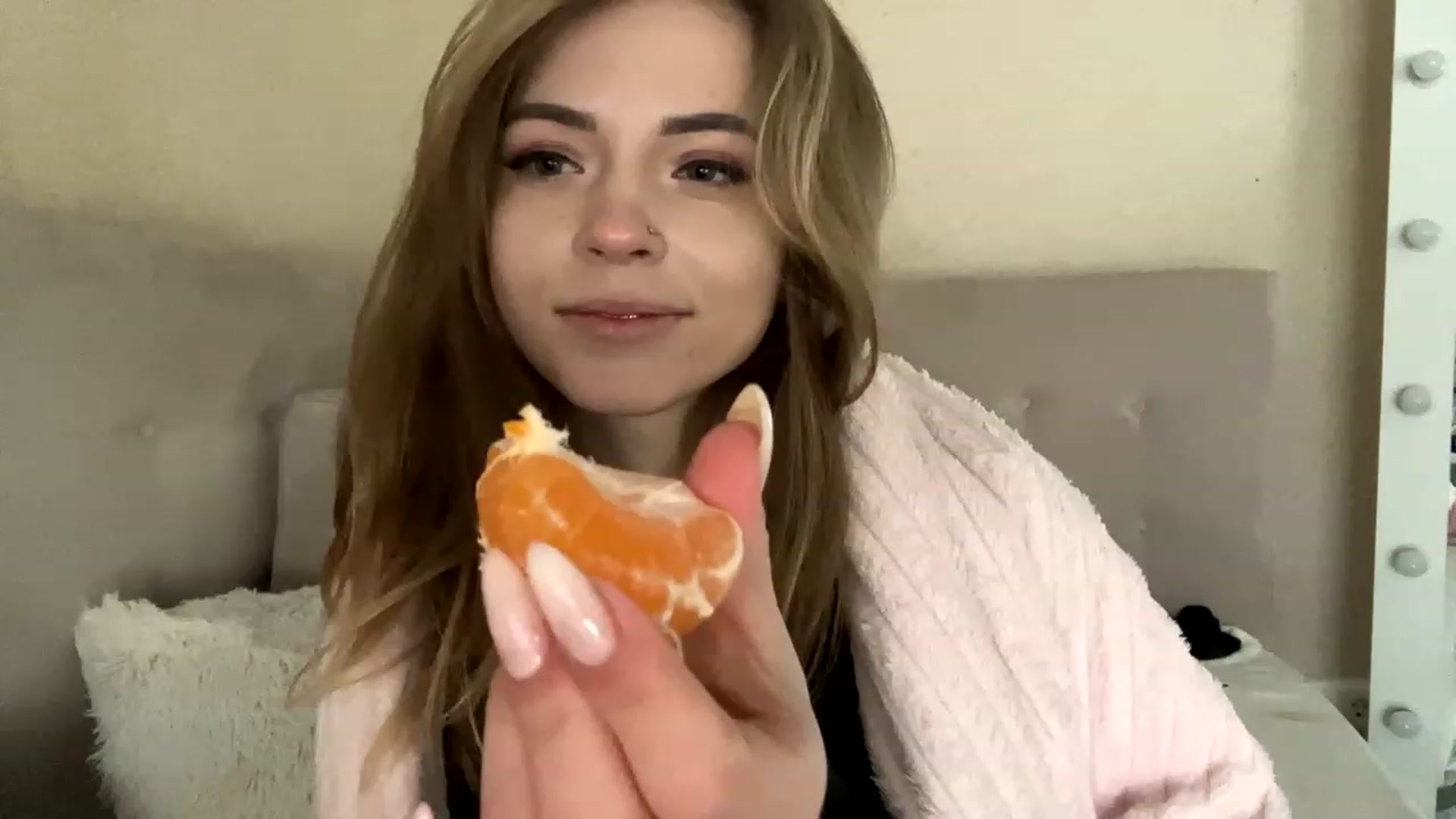 Gallery image thumbnail from Minions_Party's myfreecams stream on, 12/01/2022, 12:43 image 9 of 20
