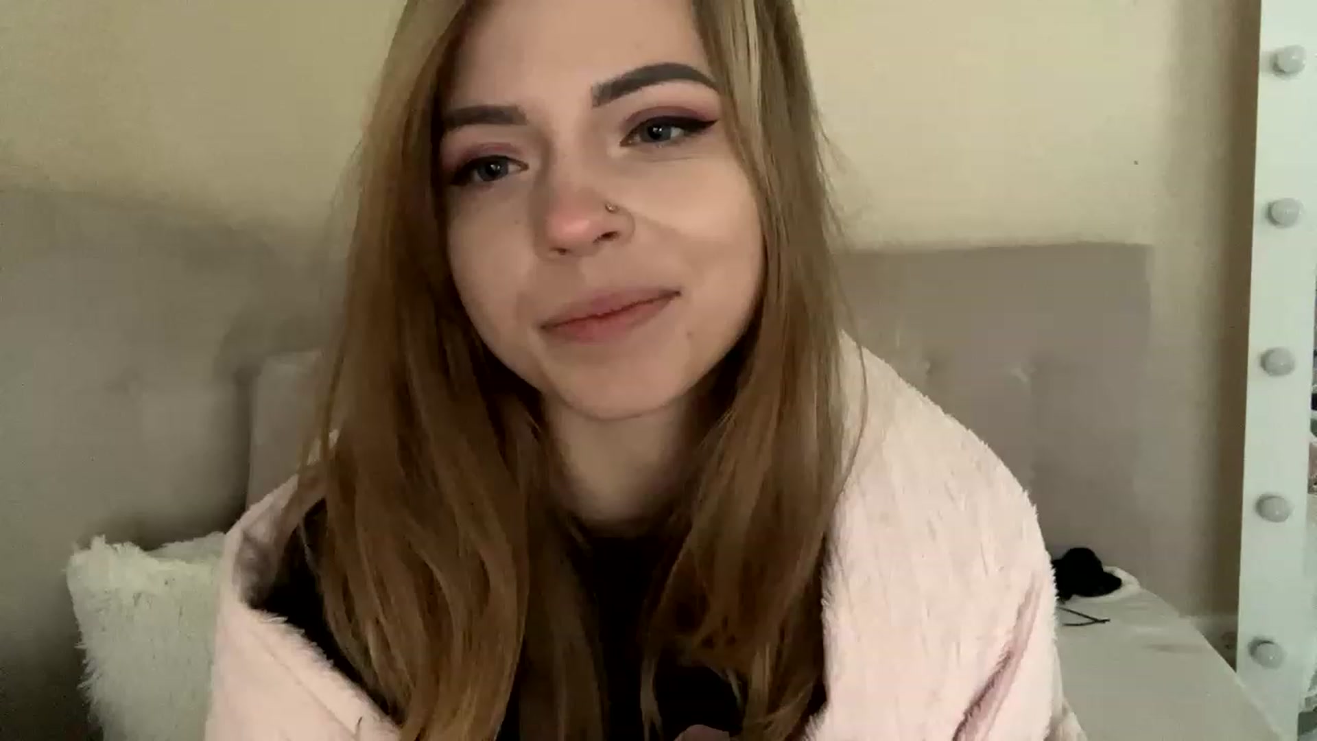 Gallery image thumbnail from Minions_Party's myfreecams stream on, 12/01/2022, 12:43 image 17 of 20