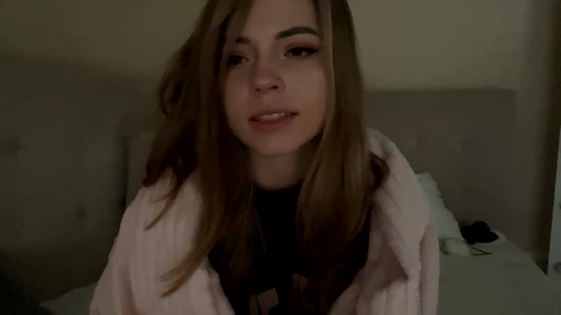 Gallery image thumbnail from Minions_Party's myfreecams stream on, 12/01/2022, 13:52 image 9 of 20