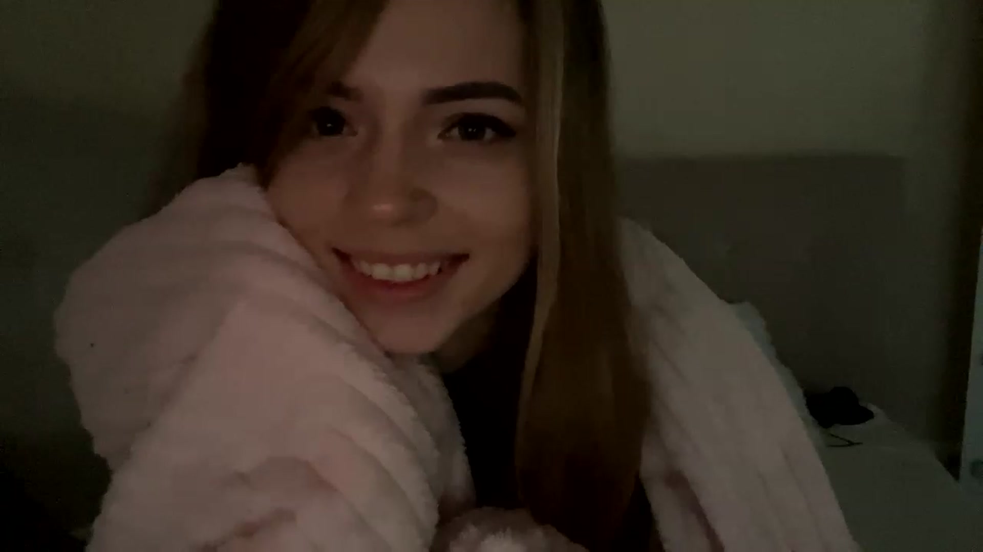 Gallery image thumbnail from Minions_Party's myfreecams stream on, 12/01/2022, 13:52 image 11 of 20