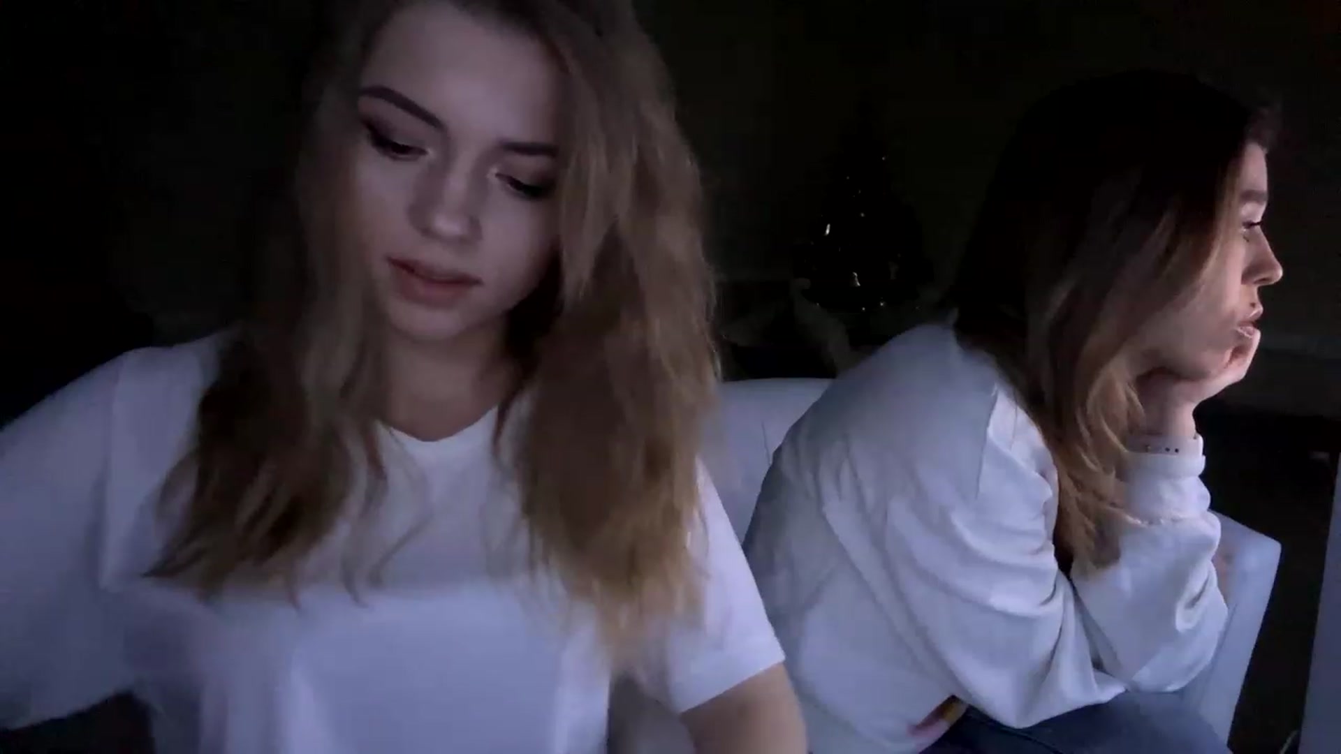 Gallery image thumbnail from Minions_Party's myfreecams stream on, 12/28/2022, 14:29 image 10 of 20