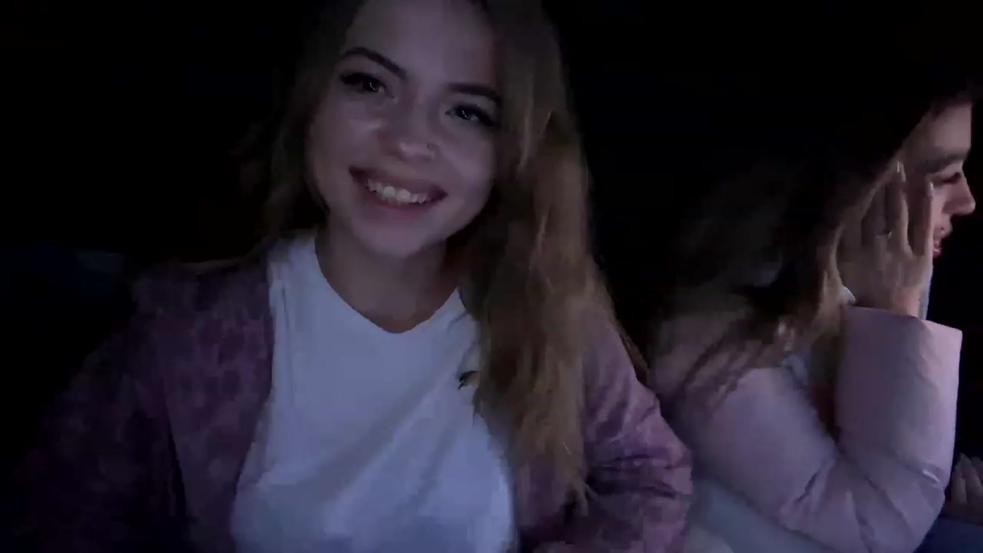 Gallery image thumbnail from Minions_Party's myfreecams stream on, 12/28/2022, 14:29 image 17 of 20