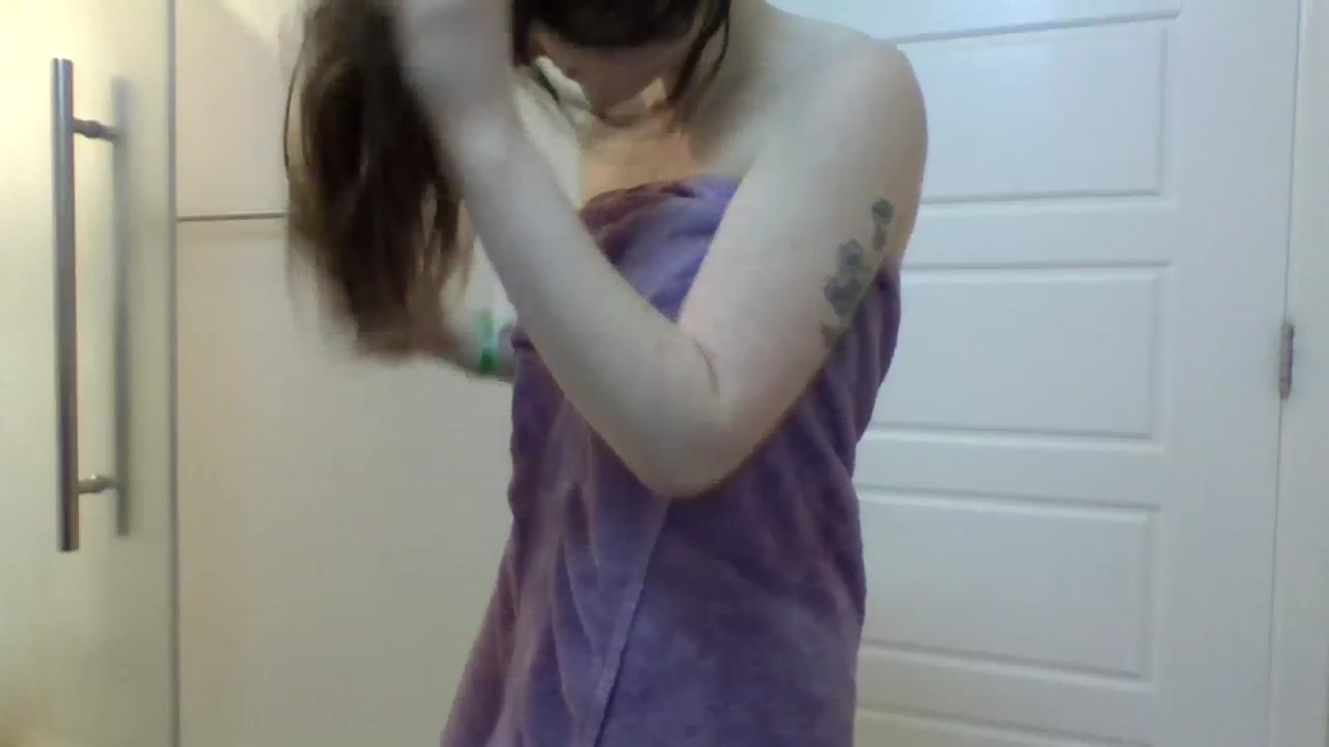 Gallery image thumbnail from Miniwinni's myfreecams stream on, 10/25/2023, 01:43 image 16 of 20