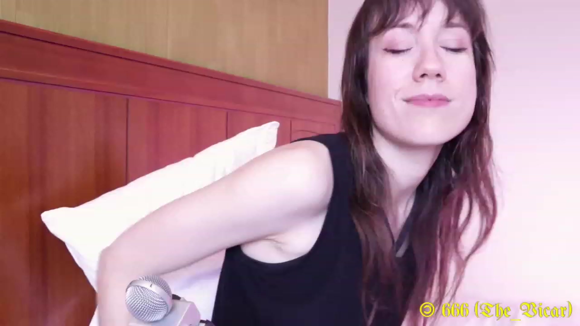 Gallery image thumbnail from MinnieMoralia's myfreecams stream on, 01/17/2023, 03:25 image 16 of 20