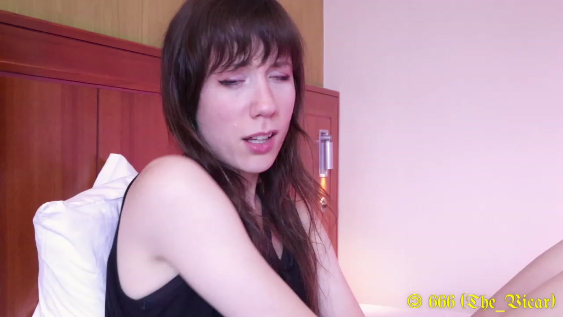 Gallery image thumbnail from MinnieMoralia's myfreecams stream on, 01/17/2023, 03:25 image 6 of 20