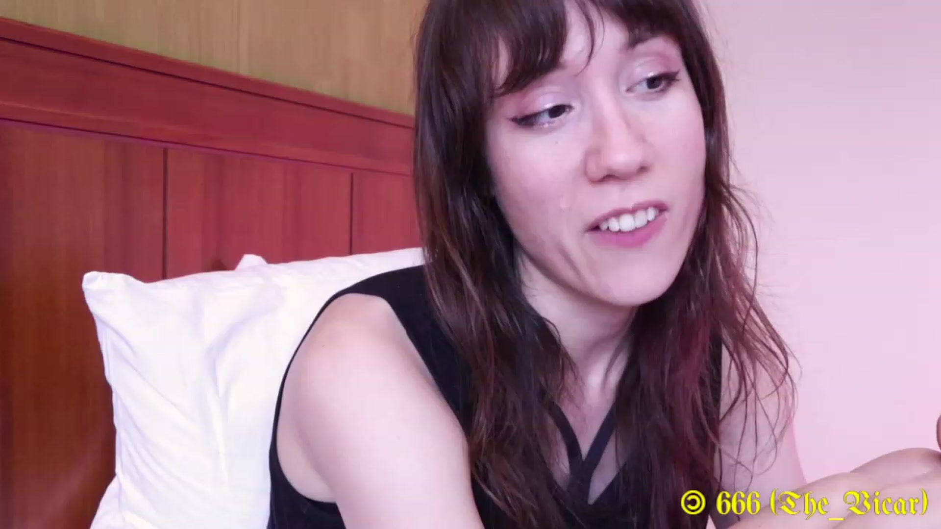 Gallery image thumbnail from MinnieMoralia's myfreecams stream on, 01/17/2023, 03:25 image 9 of 20