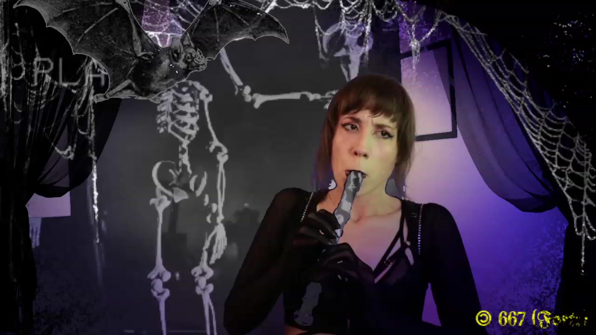 Gallery image thumbnail from MinnieMoralia's myfreecams stream on, 10/31/2023, 22:09 image 13 of 20