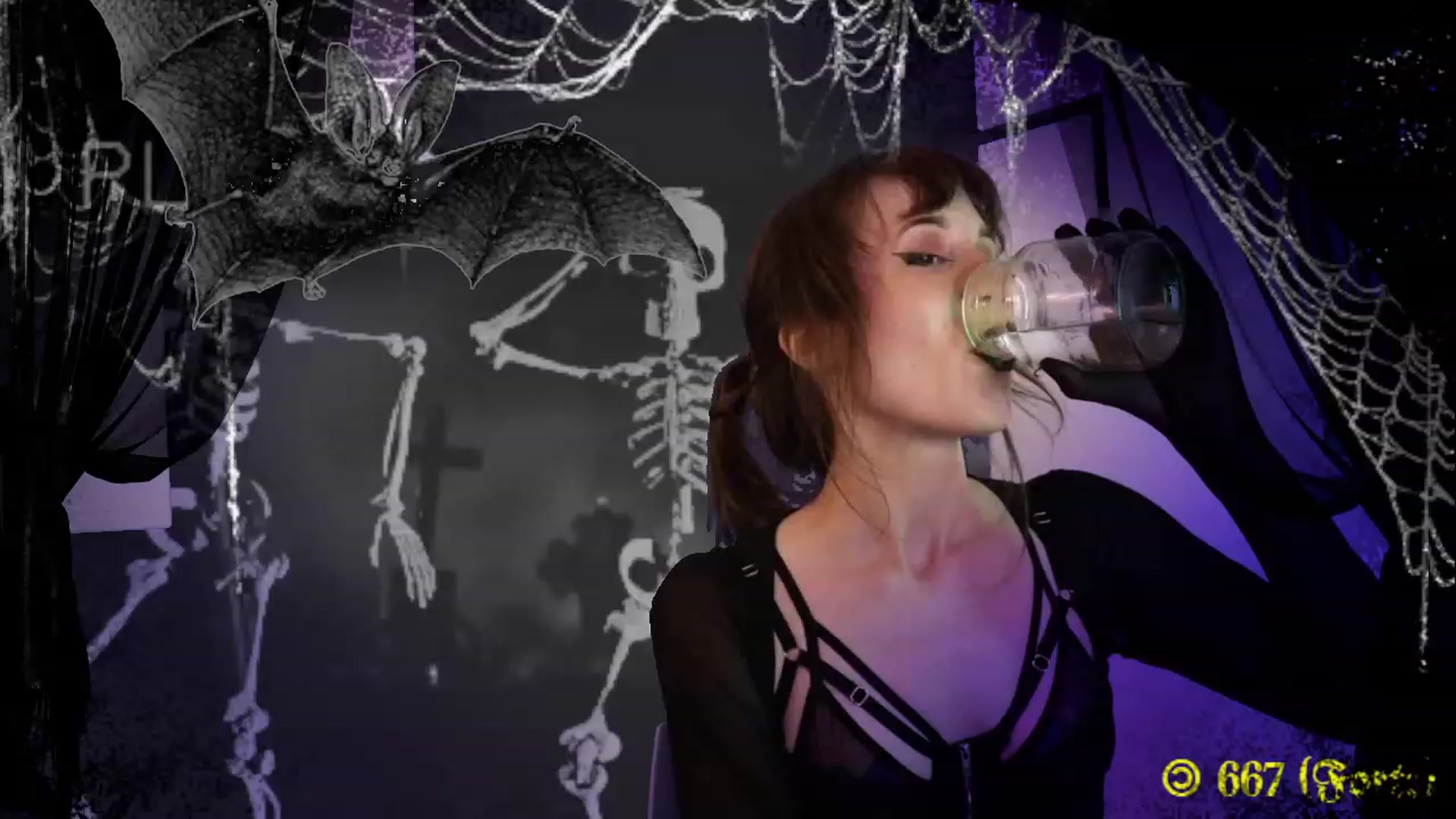 Gallery image thumbnail from MinnieMoralia's myfreecams stream on, 10/31/2023, 22:09 image 18 of 20