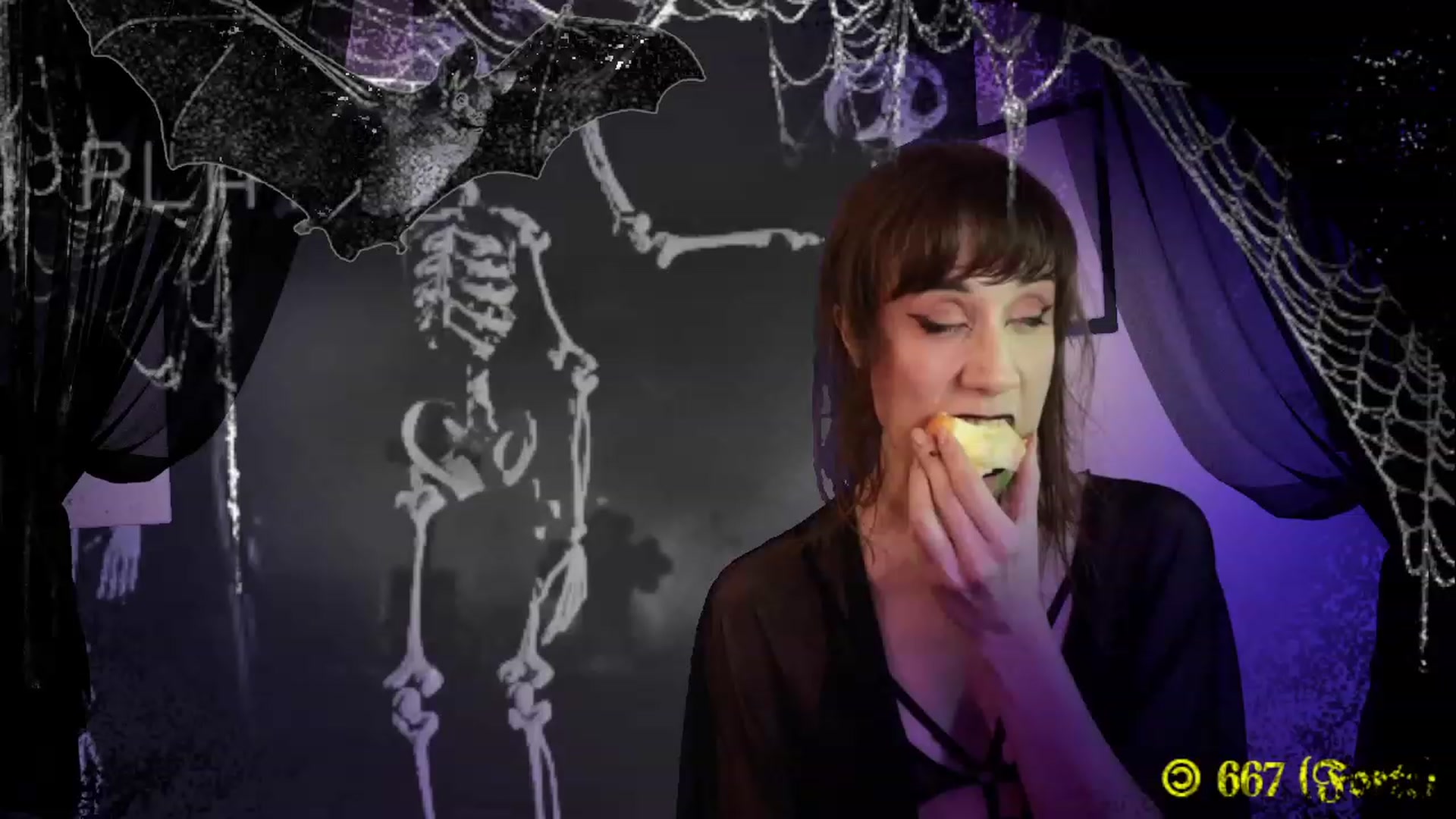 Gallery image thumbnail from MinnieMoralia's myfreecams stream on, 10/31/2023, 23:24 image 16 of 20