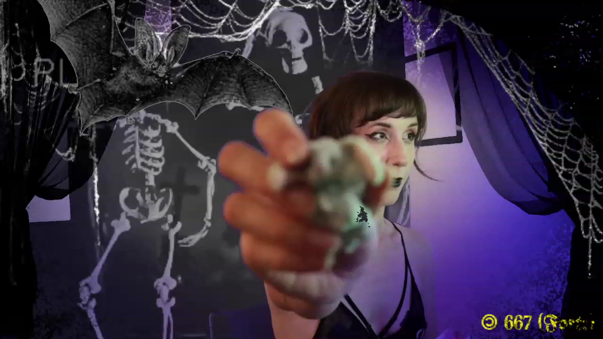 Gallery image thumbnail from MinnieMoralia's myfreecams stream on, 10/31/2023, 23:47 image 10 of 20