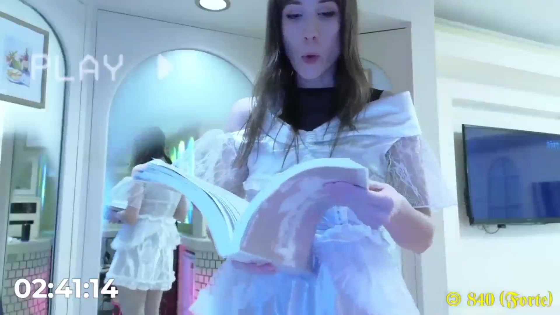 Gallery image thumbnail from MinnieMoralia's myfreecams stream on, 12/22/2023, 06:01 image 8 of 20