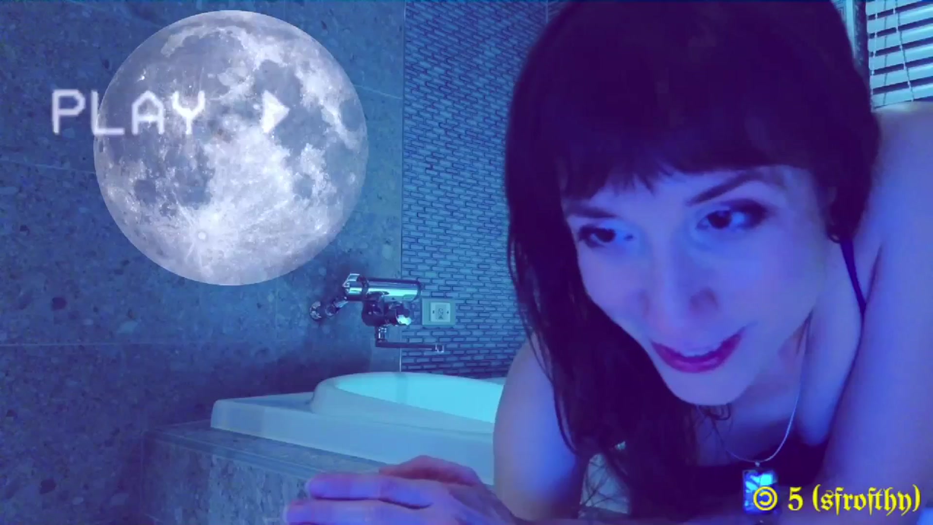 Gallery image thumbnail from MinnieMoralia's myfreecams stream on, 12/22/2023, 08:28 image 11 of 20