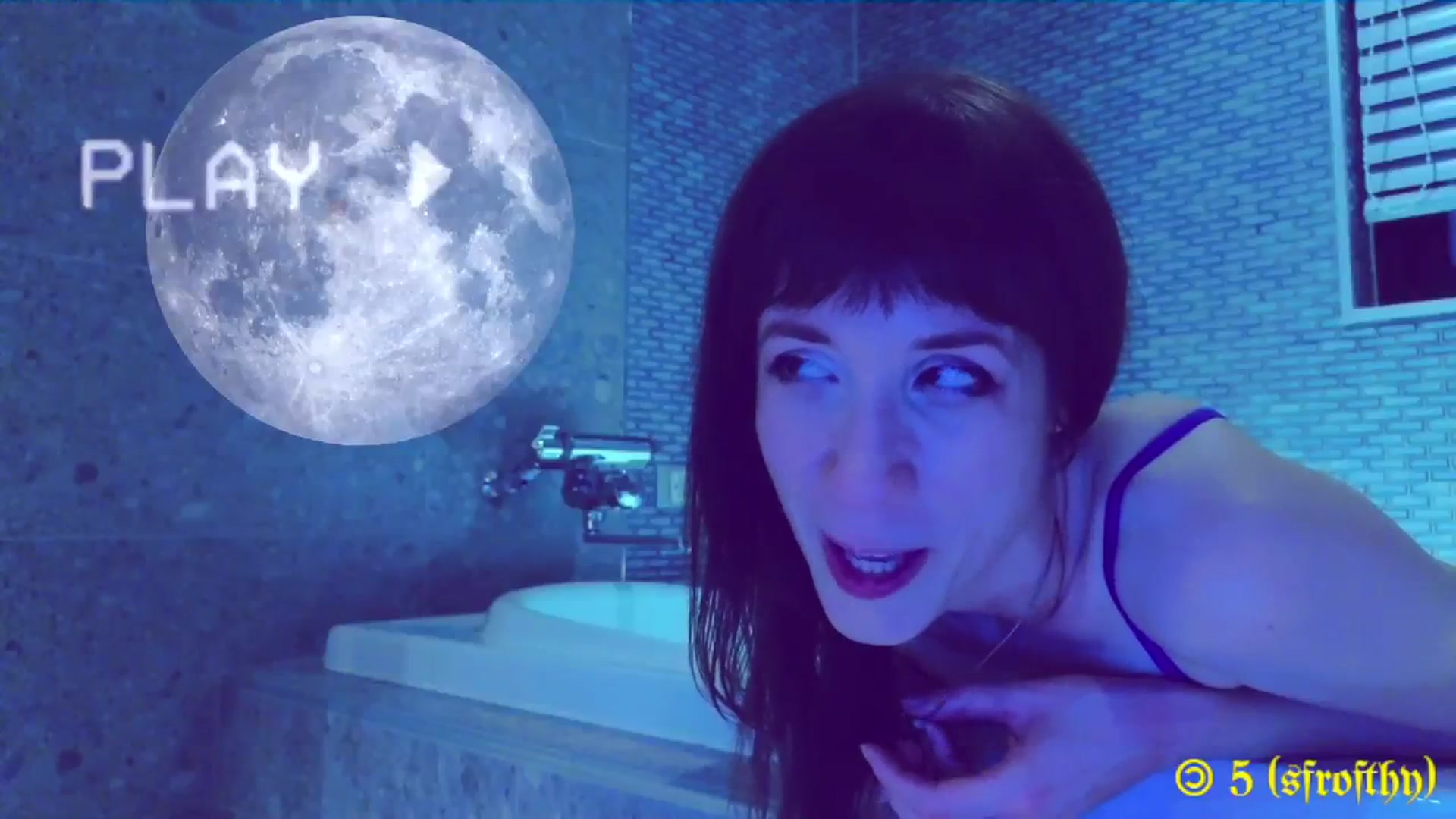 Gallery image thumbnail from MinnieMoralia's myfreecams stream on, 12/22/2023, 08:28 image 8 of 20