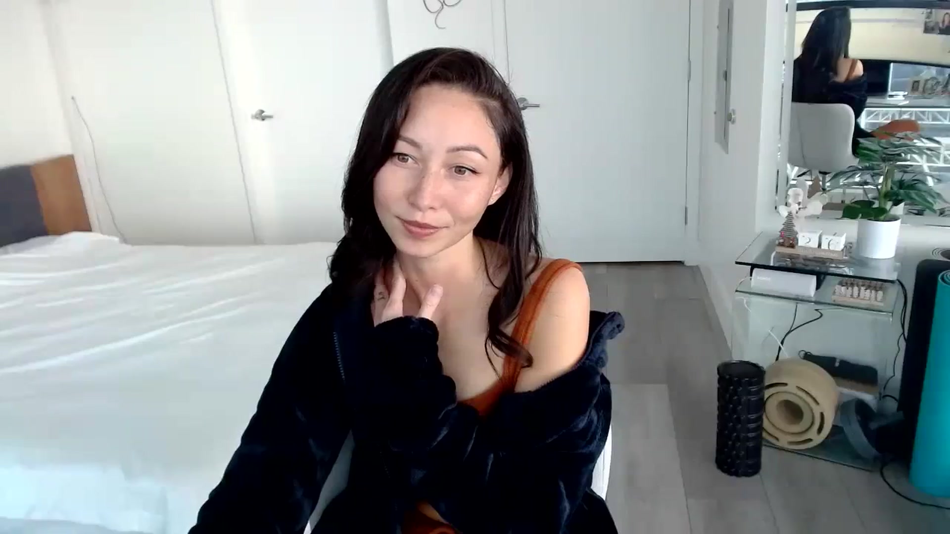 Gallery image thumbnail from Minnie_B00's myfreecams stream on, 11/30/2023, 23:05 image 16 of 20