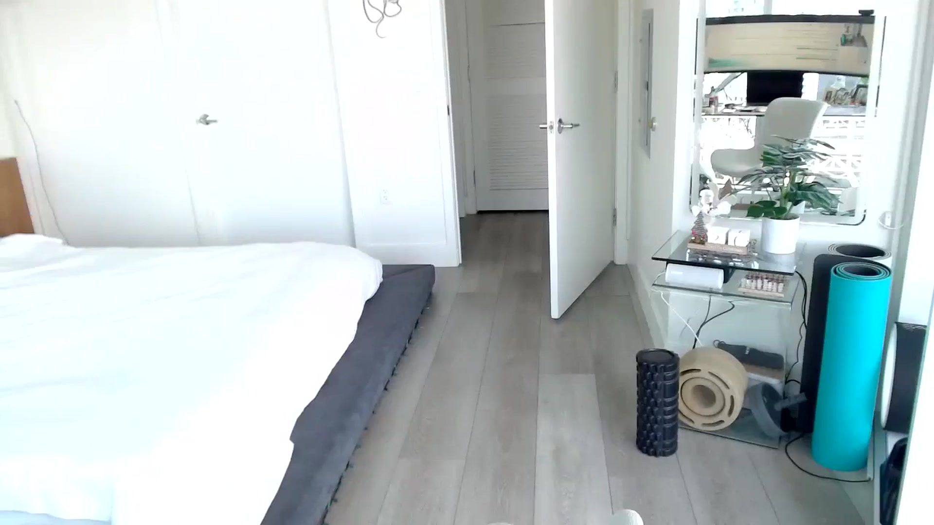 Gallery image thumbnail from Minnie_B00's myfreecams stream on, 11/30/2023, 23:05 image 7 of 20