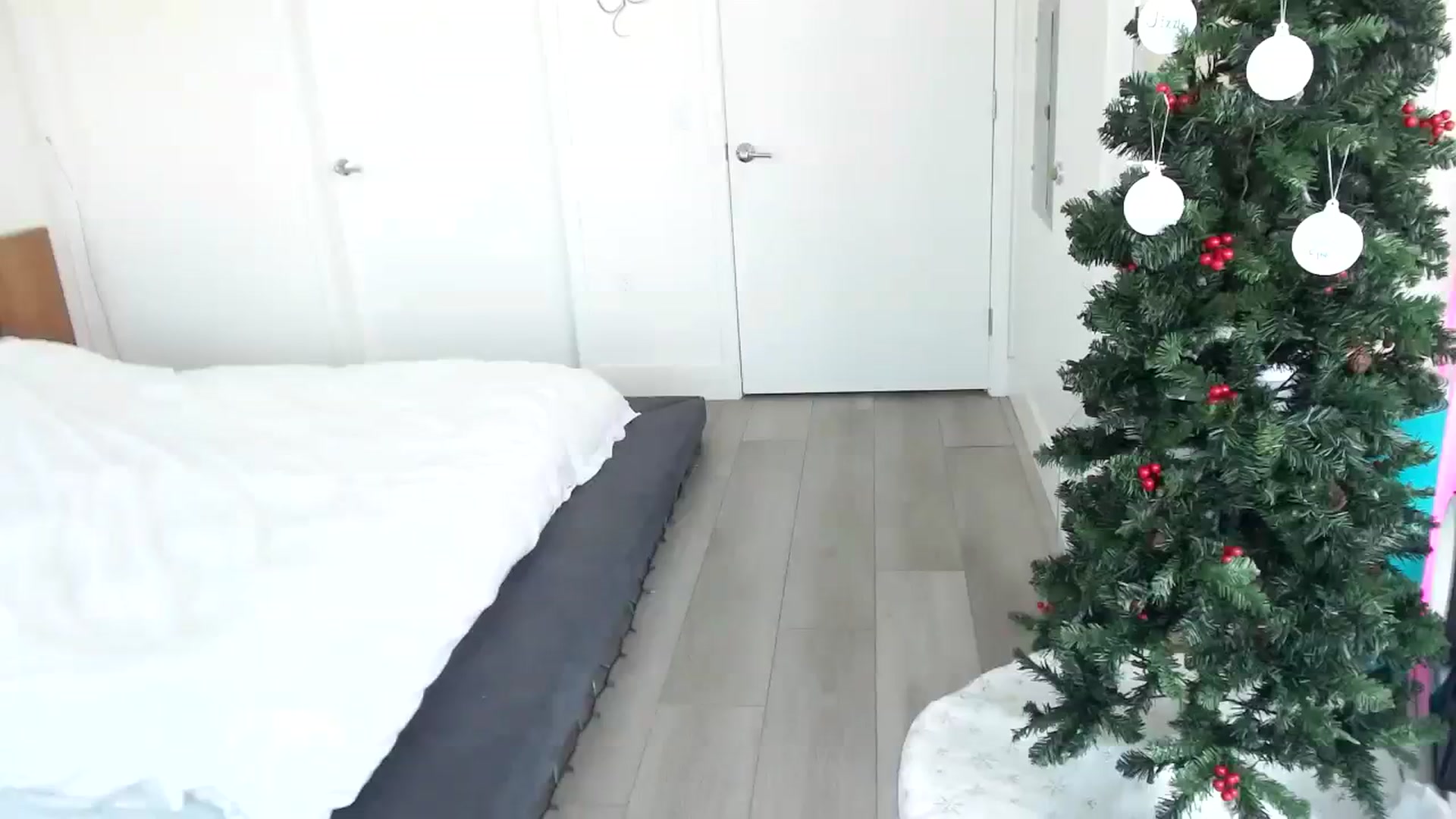 Gallery image thumbnail from Minnie_B00's myfreecams stream on, 12/04/2023, 20:09 image 6 of 20