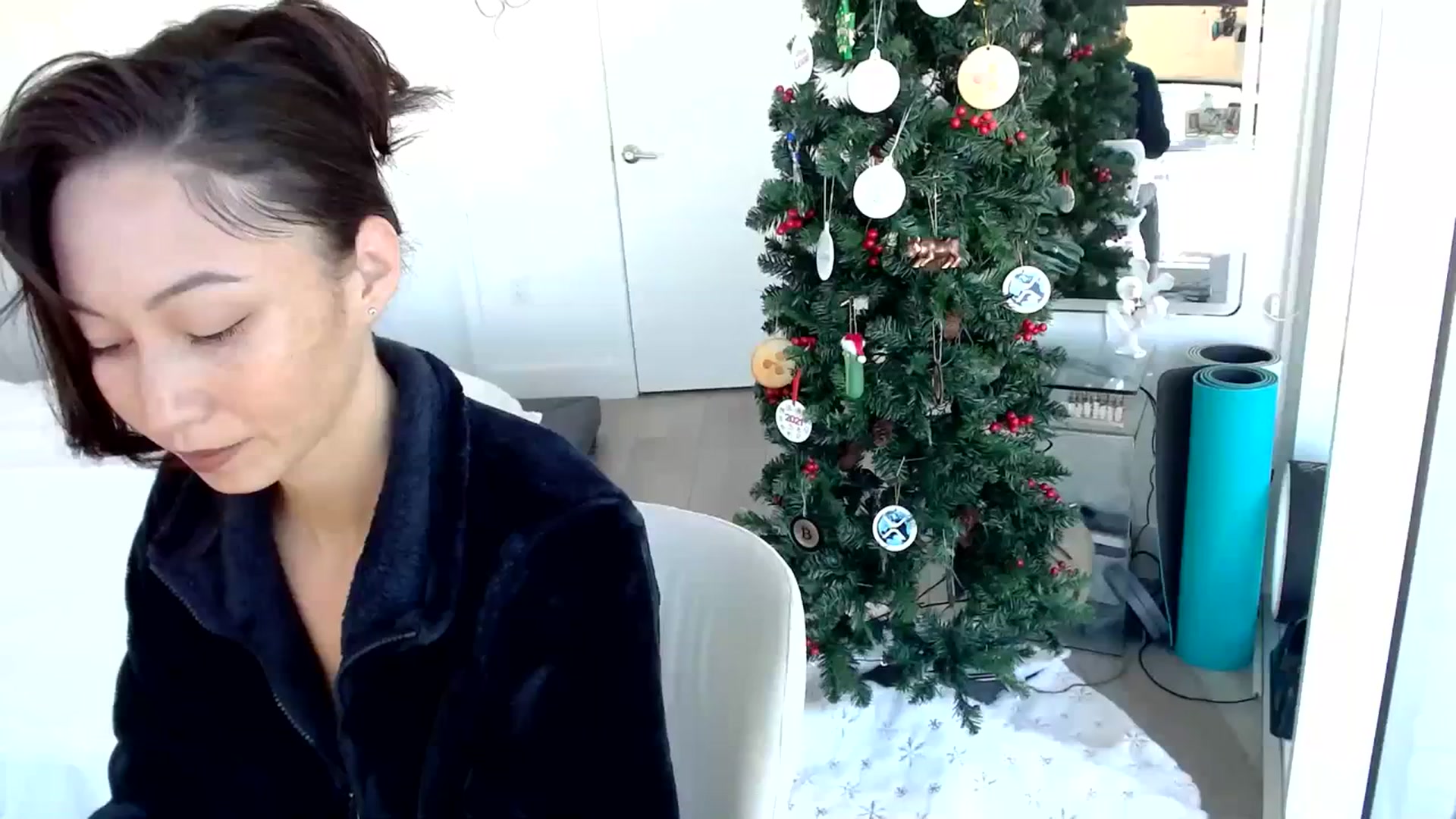 Gallery image thumbnail from Minnie_B00's myfreecams stream on, 12/08/2023, 18:43 image 7 of 20