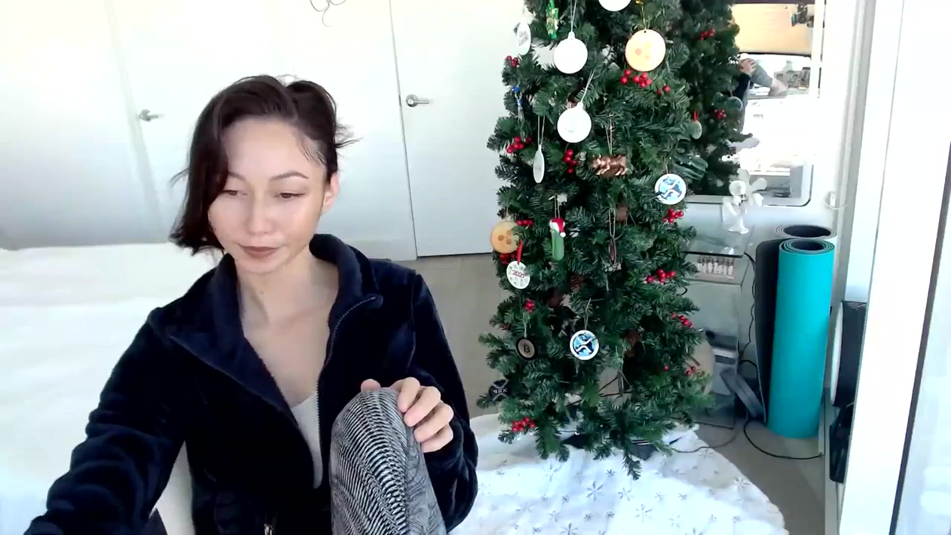 Gallery image thumbnail from Minnie_B00's myfreecams stream on, 12/08/2023, 18:43 image 5 of 20