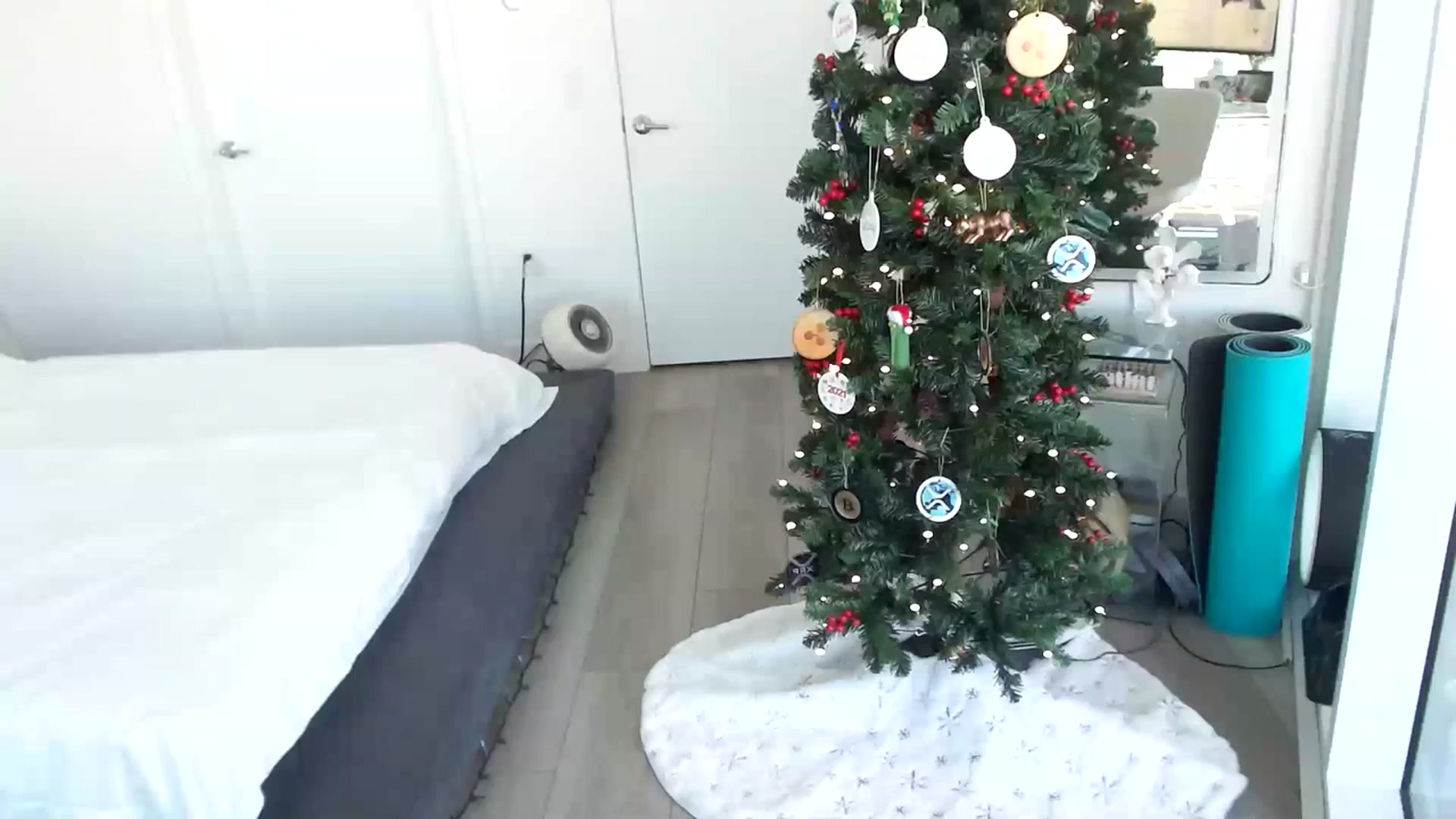 Gallery image thumbnail from Minnie_B00's myfreecams stream on, 12/08/2023, 20:47 image 5 of 20