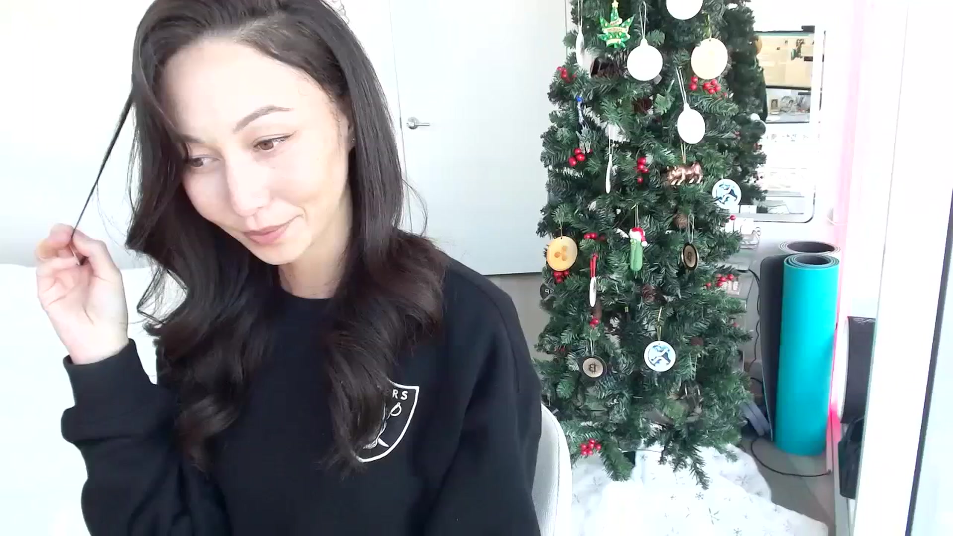 Gallery image thumbnail from Minnie_B00's myfreecams stream on, 12/12/2023, 21:24 image 19 of 20