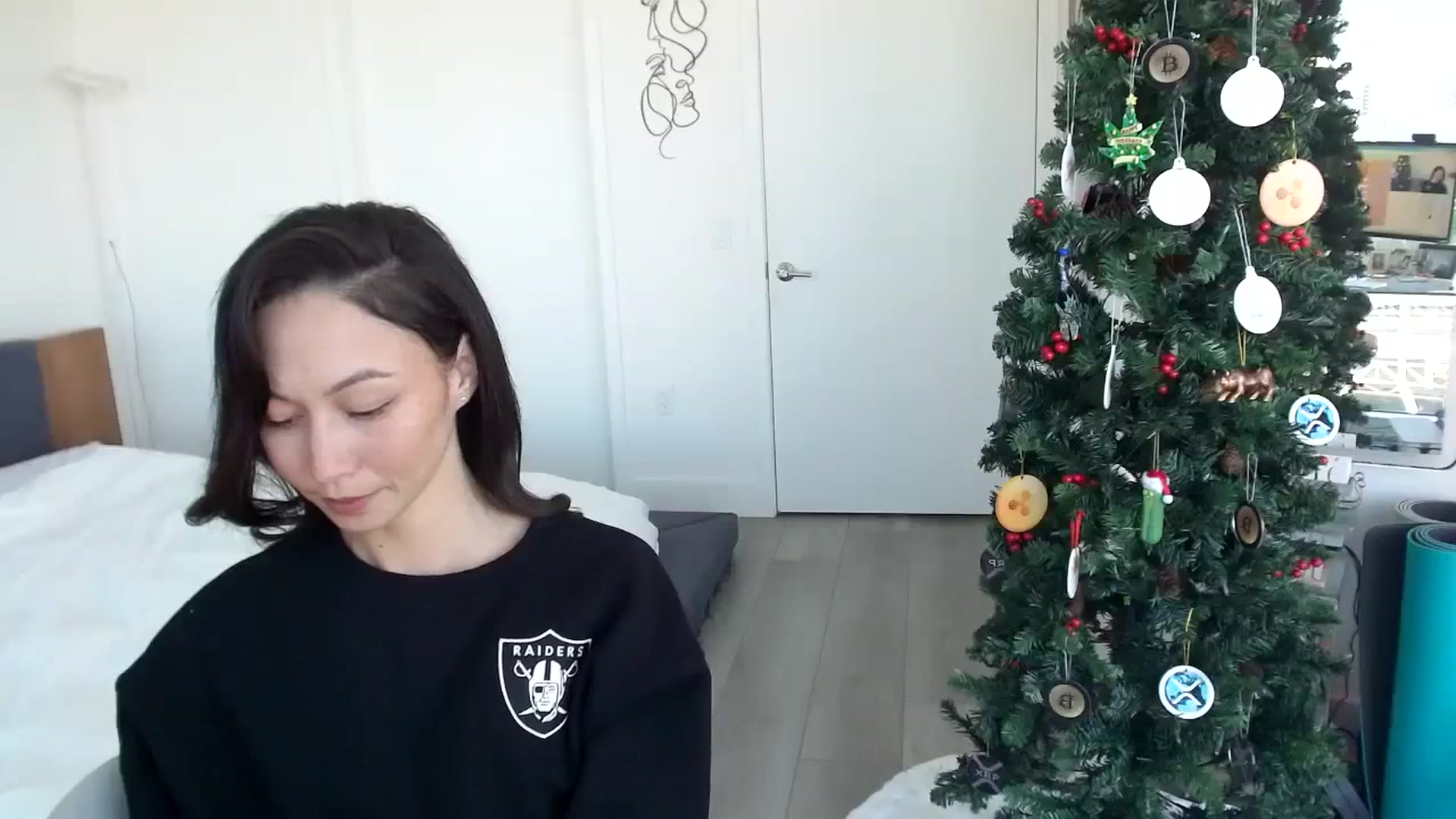 Gallery image thumbnail from Minnie_B00's myfreecams stream on, 12/12/2023, 21:24 image 11 of 20