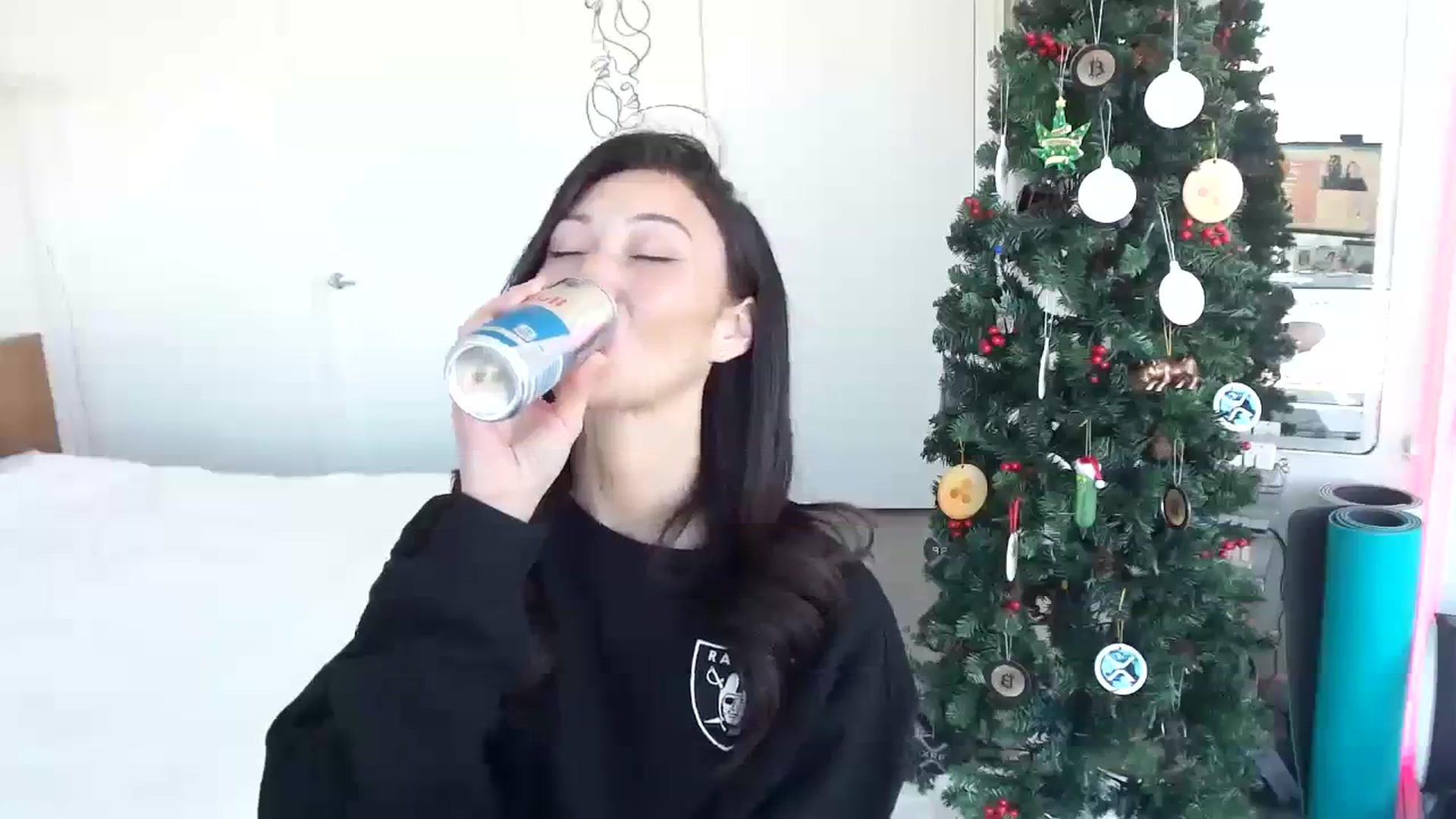 Gallery image thumbnail from Minnie_B00's myfreecams stream on, 12/12/2023, 21:24 image 7 of 20