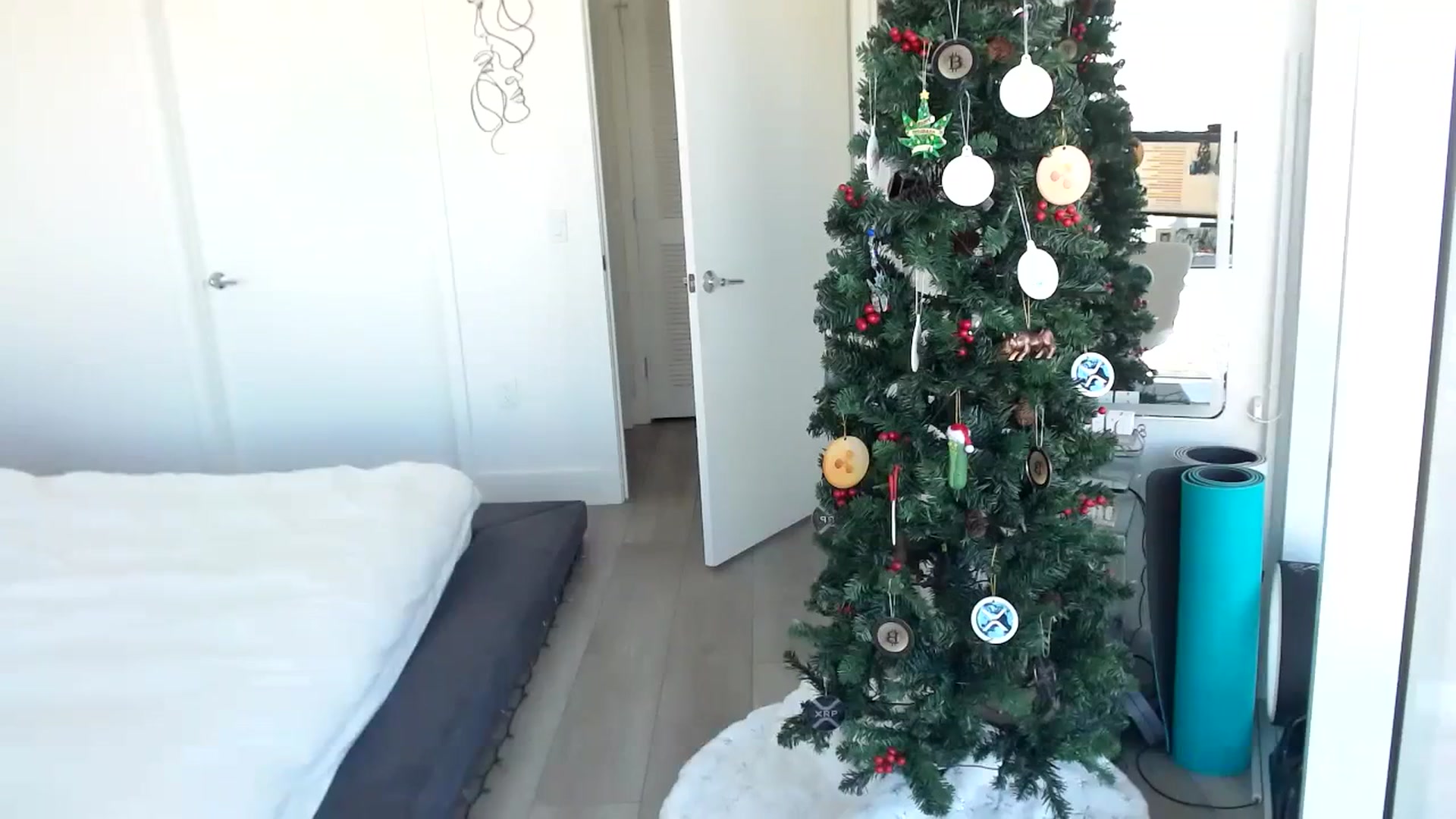Gallery image thumbnail from Minnie_B00's myfreecams stream on, 12/16/2023, 17:58 image 17 of 20
