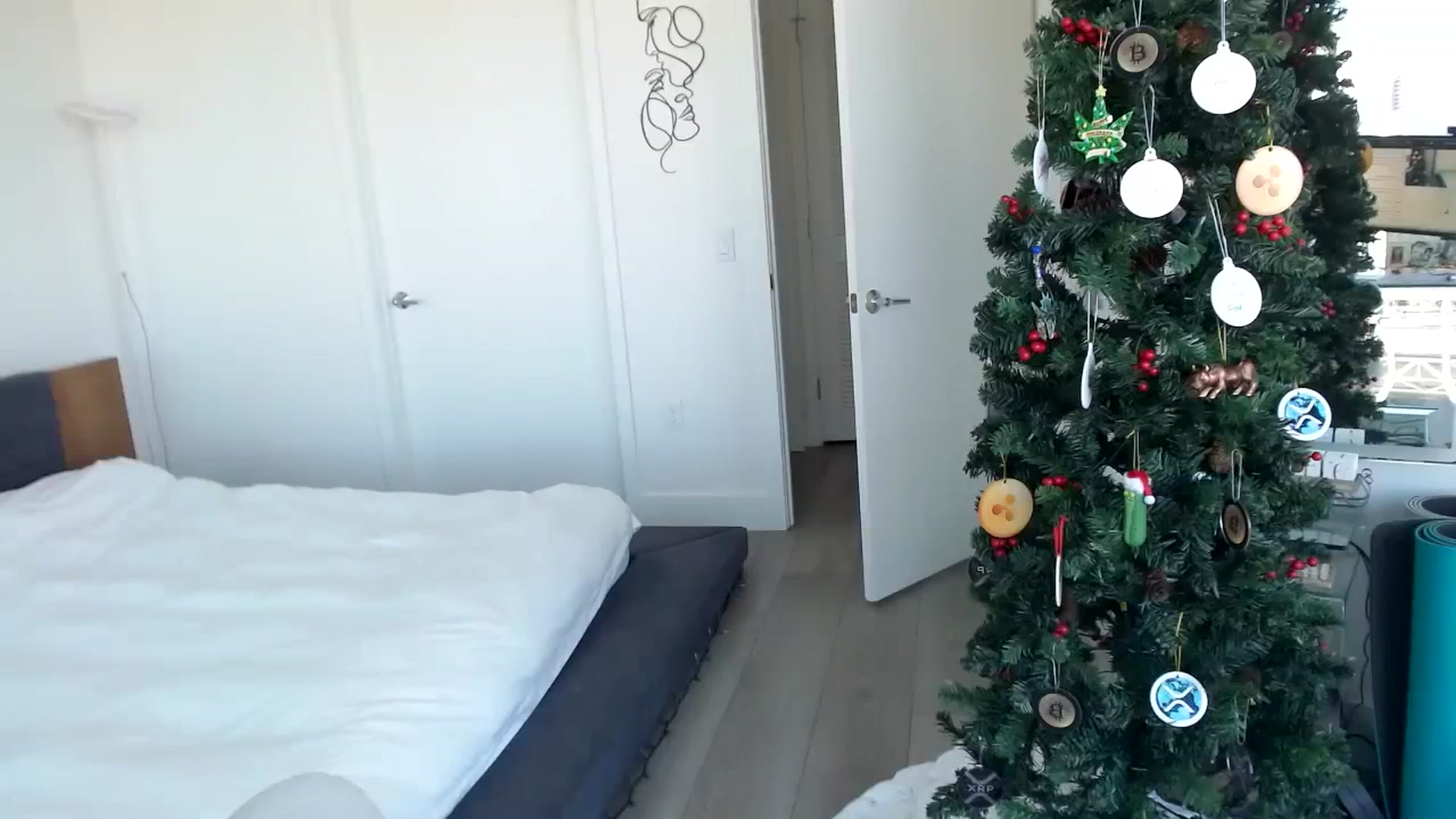 Gallery image thumbnail from Minnie_B00's myfreecams stream on, 12/16/2023, 21:19 image 9 of 20