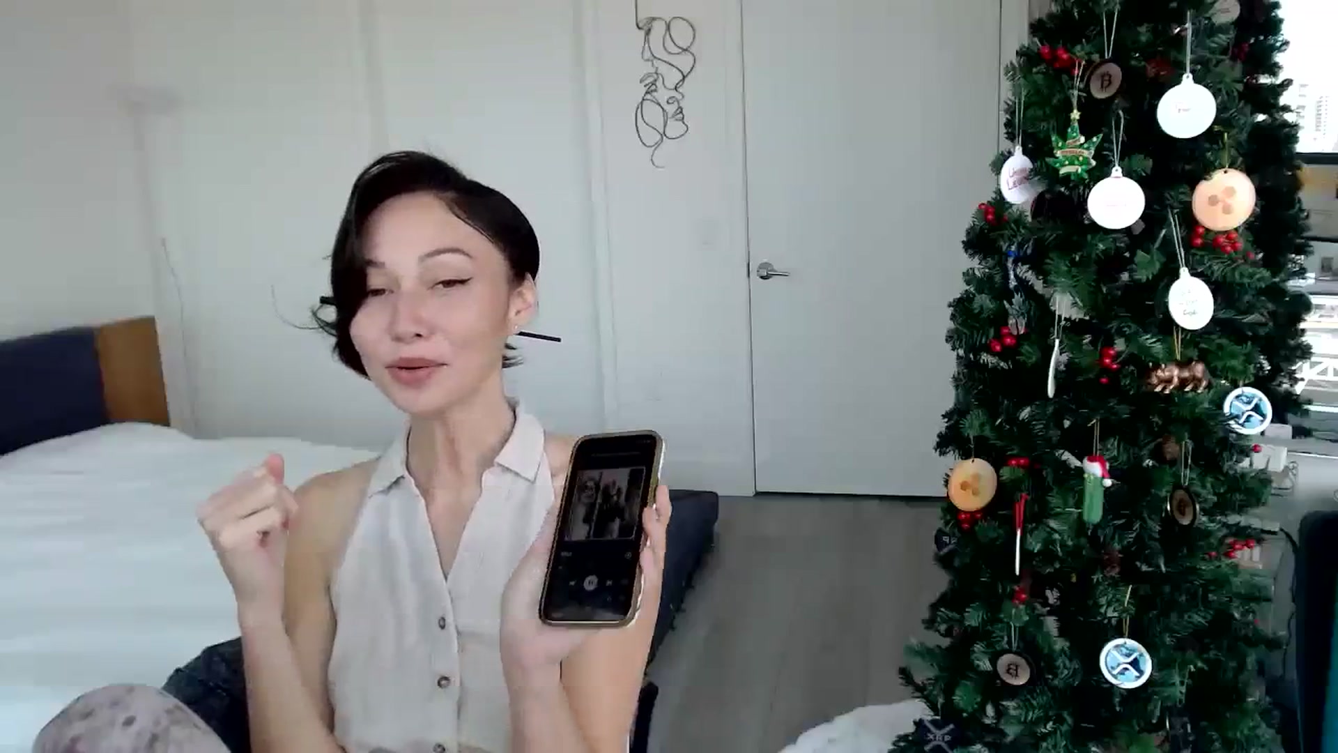 Gallery image thumbnail from Minnie_B00's myfreecams stream on, 12/18/2023, 20:39 image 9 of 20