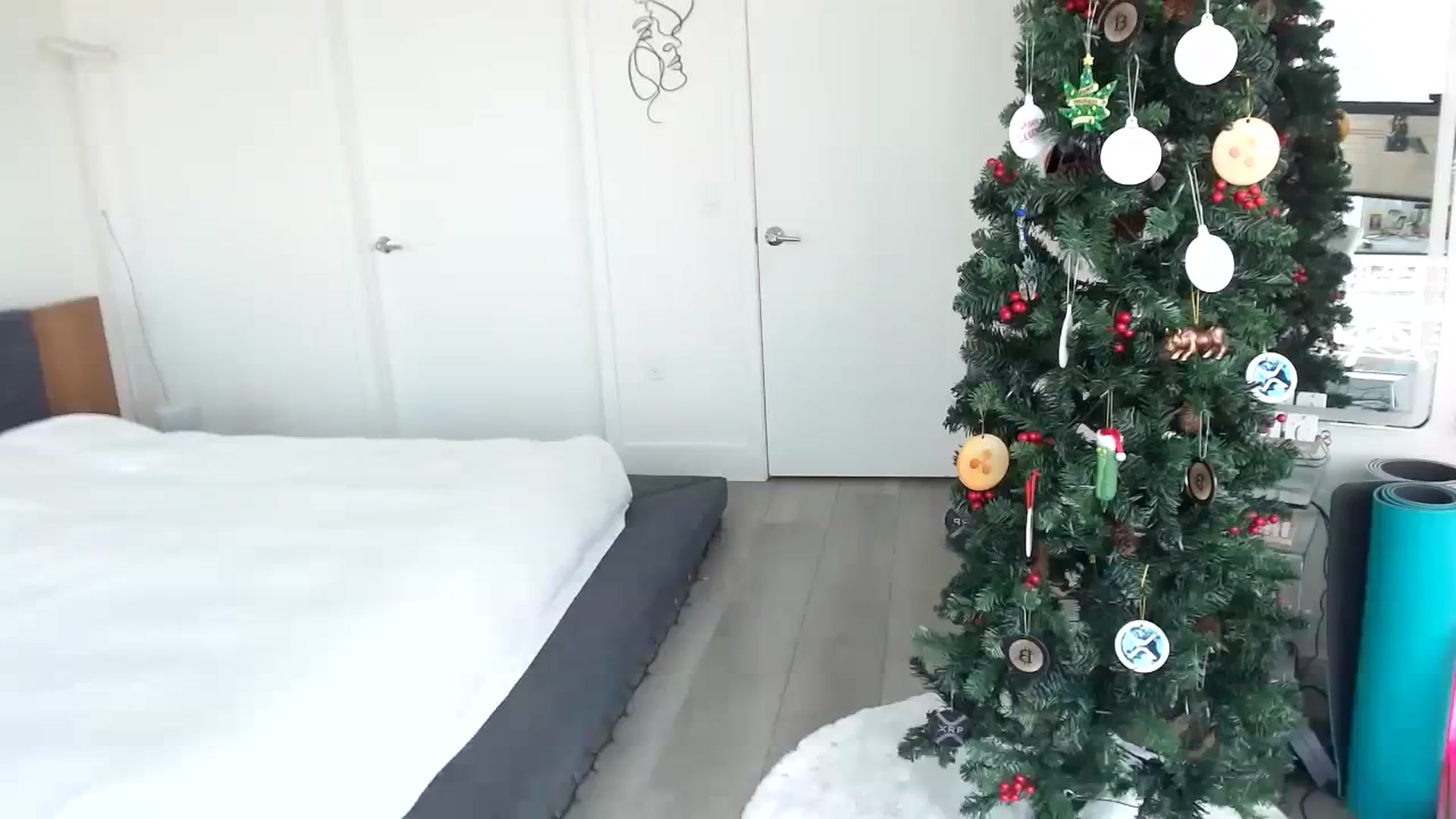 Gallery image thumbnail from Minnie_B00's myfreecams stream on, 12/19/2023, 18:34 image 14 of 20