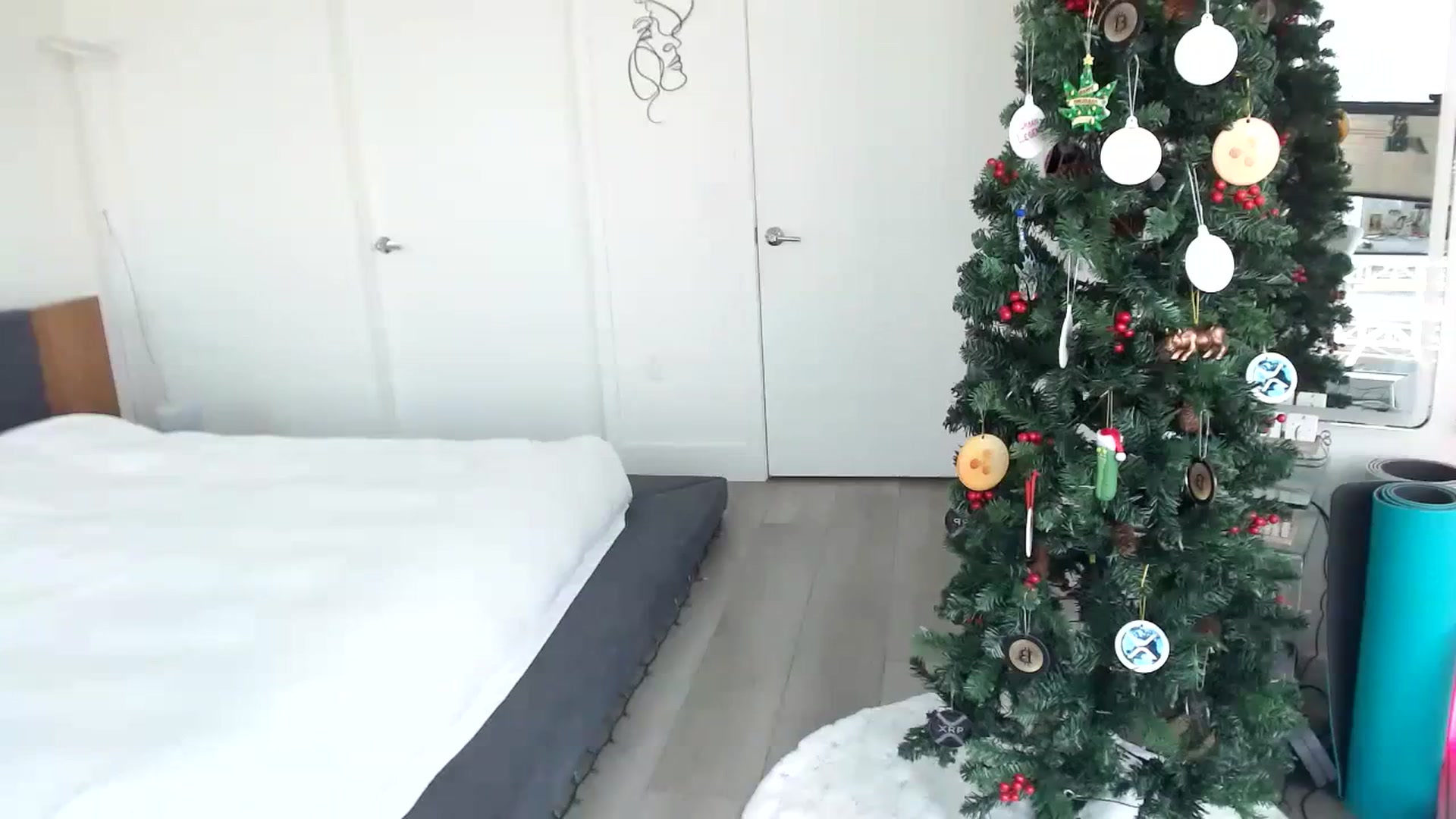 Gallery image thumbnail from Minnie_B00's myfreecams stream on, 12/19/2023, 18:34 image 13 of 20