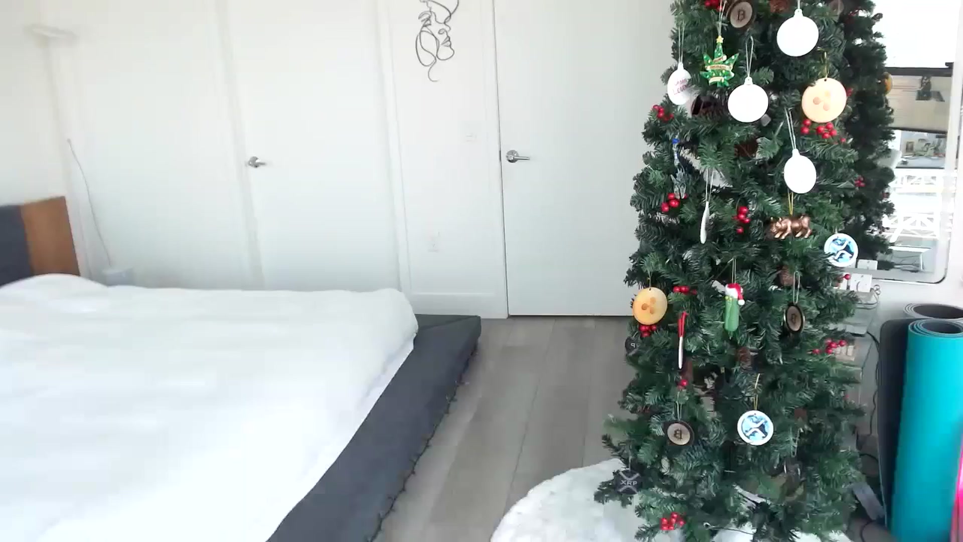 Gallery image thumbnail from Minnie_B00's myfreecams stream on, 12/19/2023, 18:34 image 12 of 20