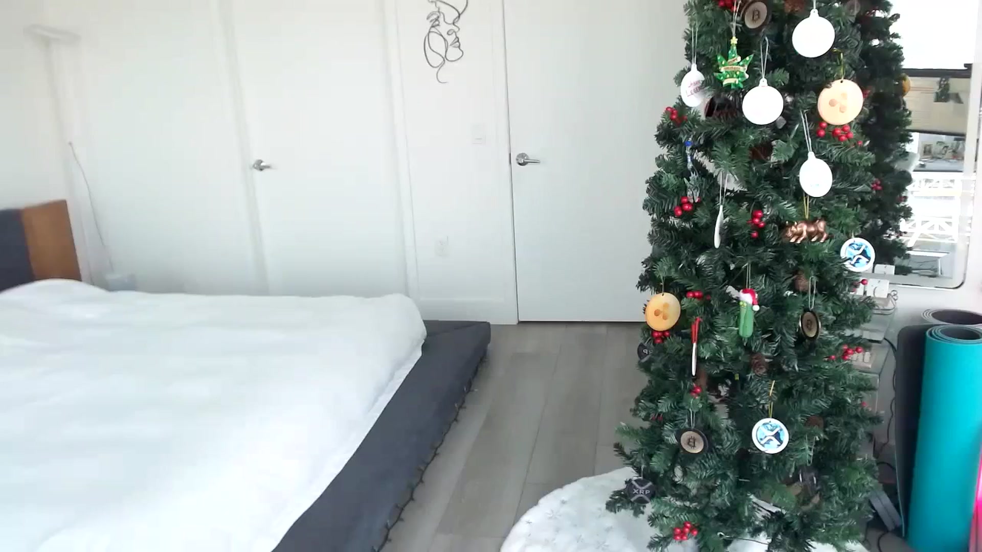 Gallery image thumbnail from Minnie_B00's myfreecams stream on, 12/19/2023, 18:34 image 10 of 20