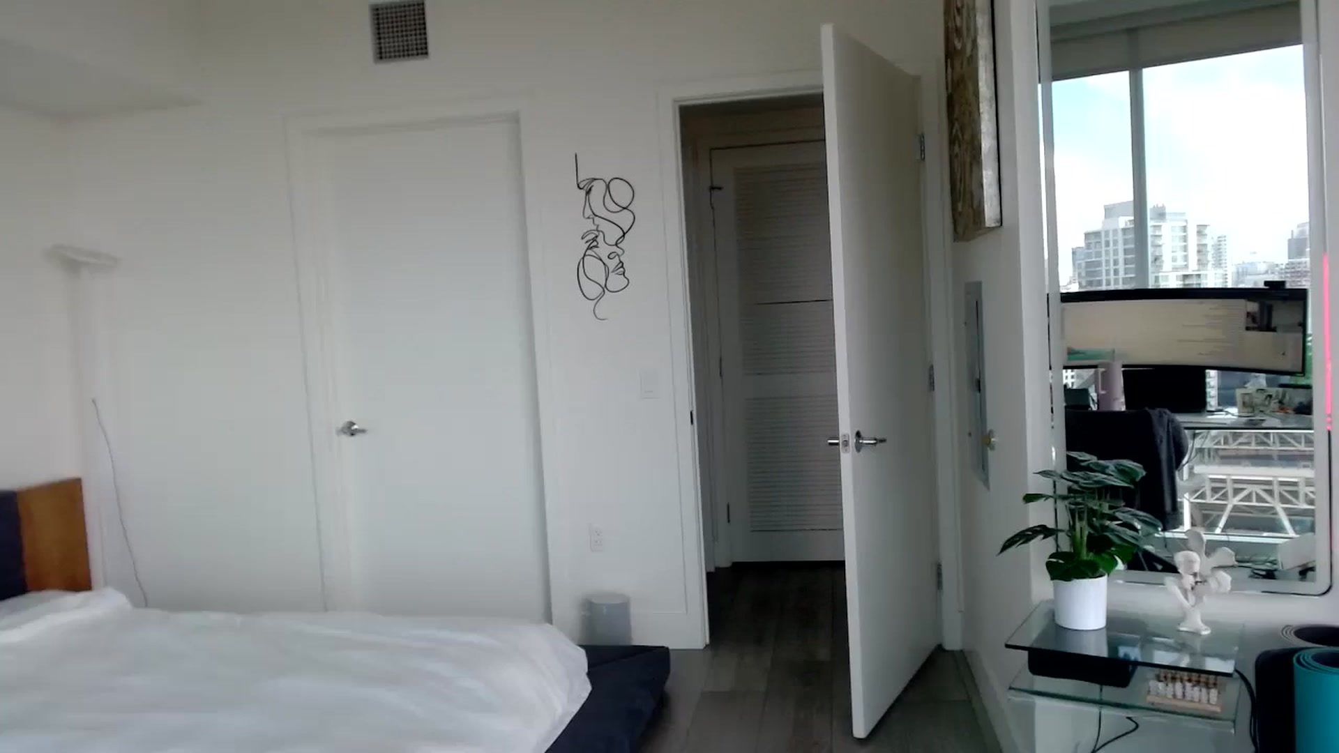 Gallery image thumbnail from Minnie_B00's myfreecams stream on, 01/03/2024, 21:57 image 8 of 20