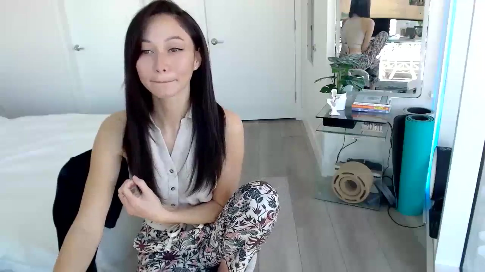 Gallery image thumbnail from Minnie_B00's myfreecams stream on, 01/05/2024, 20:08 image 18 of 20