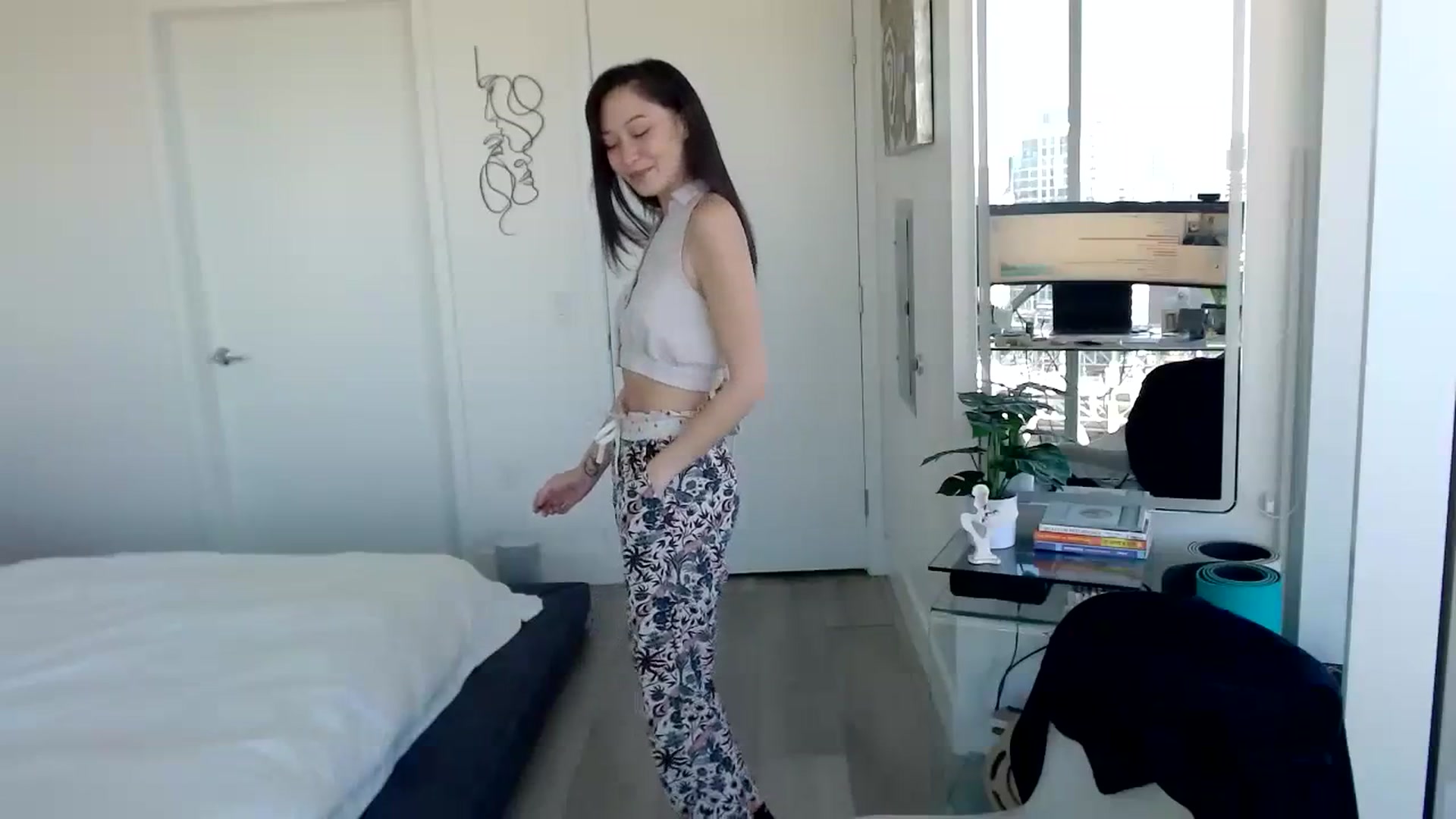 Gallery image thumbnail from Minnie_B00's myfreecams stream on, 01/05/2024, 20:08 image 8 of 20