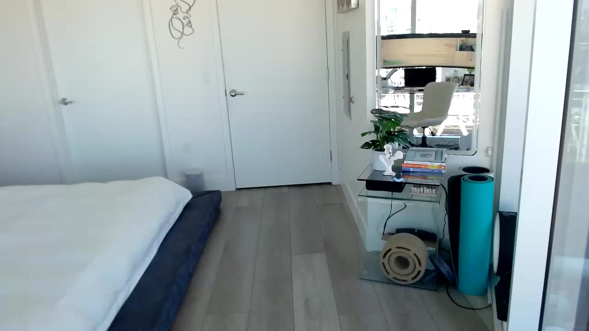 Gallery image thumbnail from Minnie_B00's myfreecams stream on, 01/09/2024, 19:00 image 20 of 20