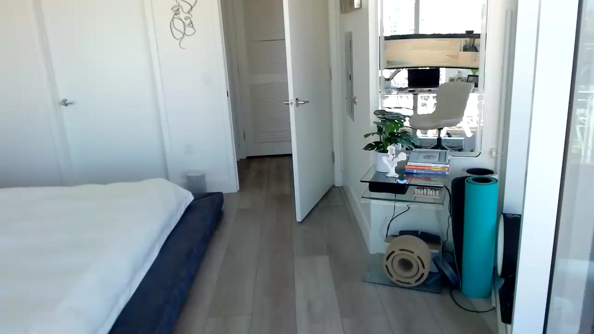 Gallery image thumbnail from Minnie_B00's myfreecams stream on, 01/09/2024, 19:00 image 14 of 20