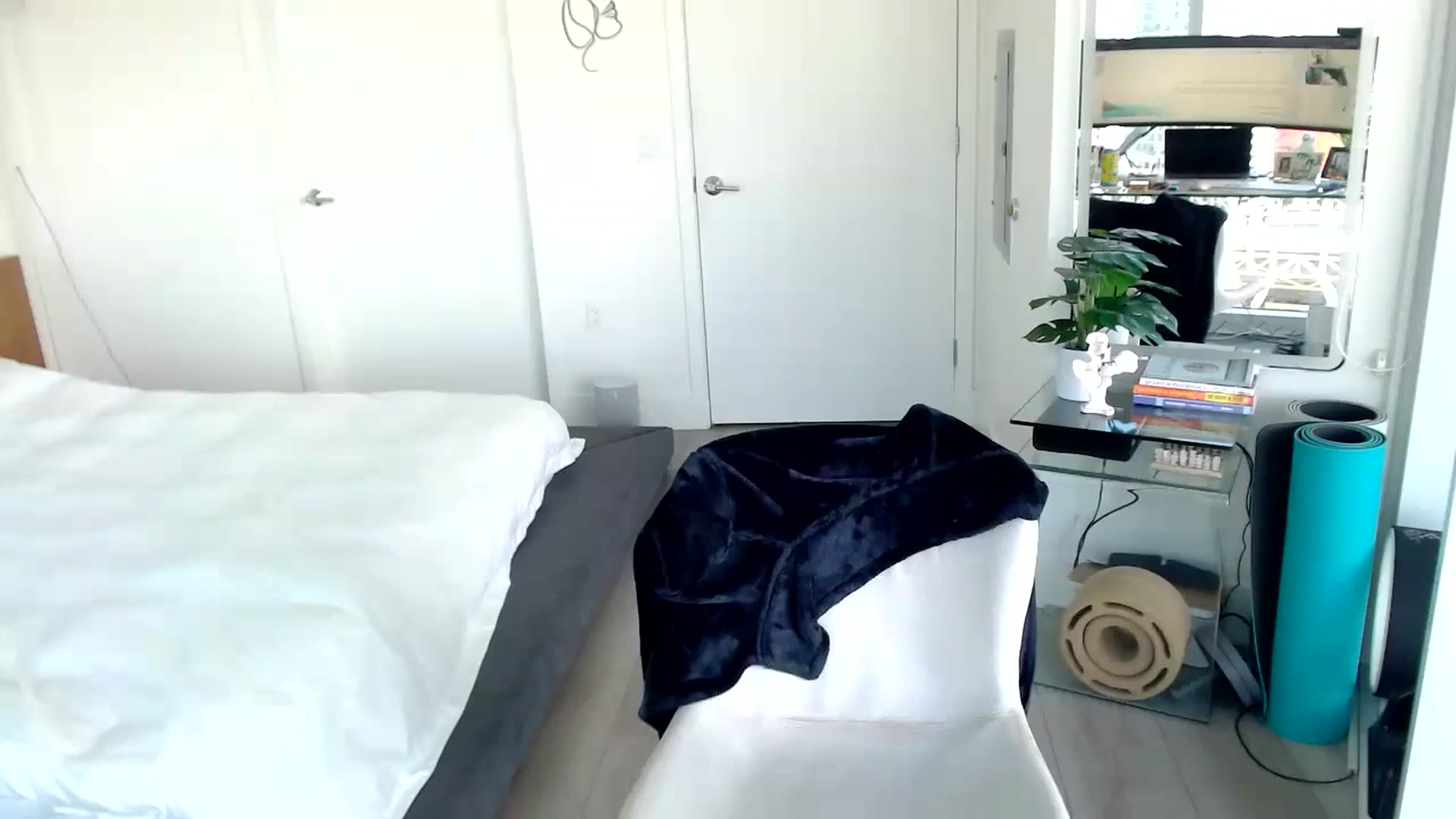 Gallery image thumbnail from Minnie_B00's myfreecams stream on, 01/10/2024, 20:44 image 2 of 20