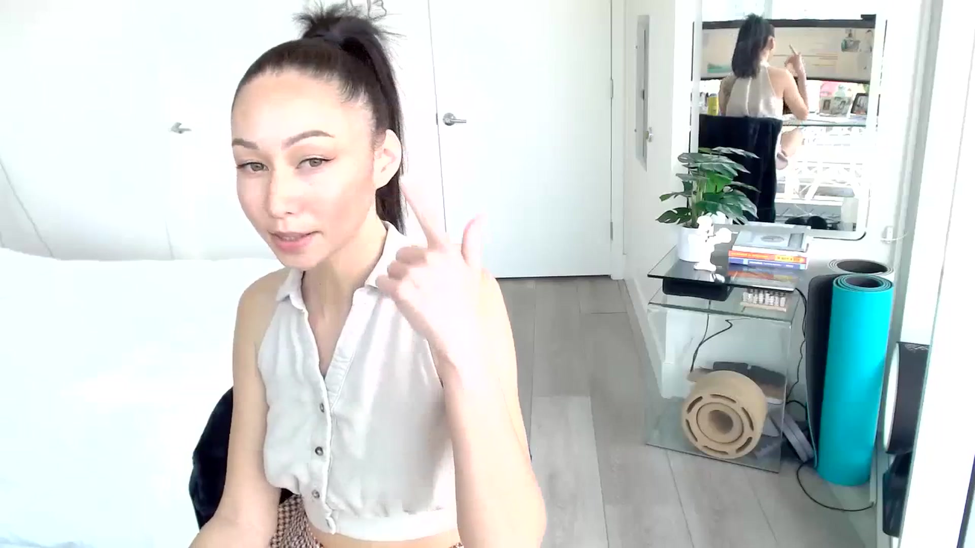 Gallery image thumbnail from Minnie_B00's myfreecams stream on, 01/10/2024, 20:44 image 16 of 20