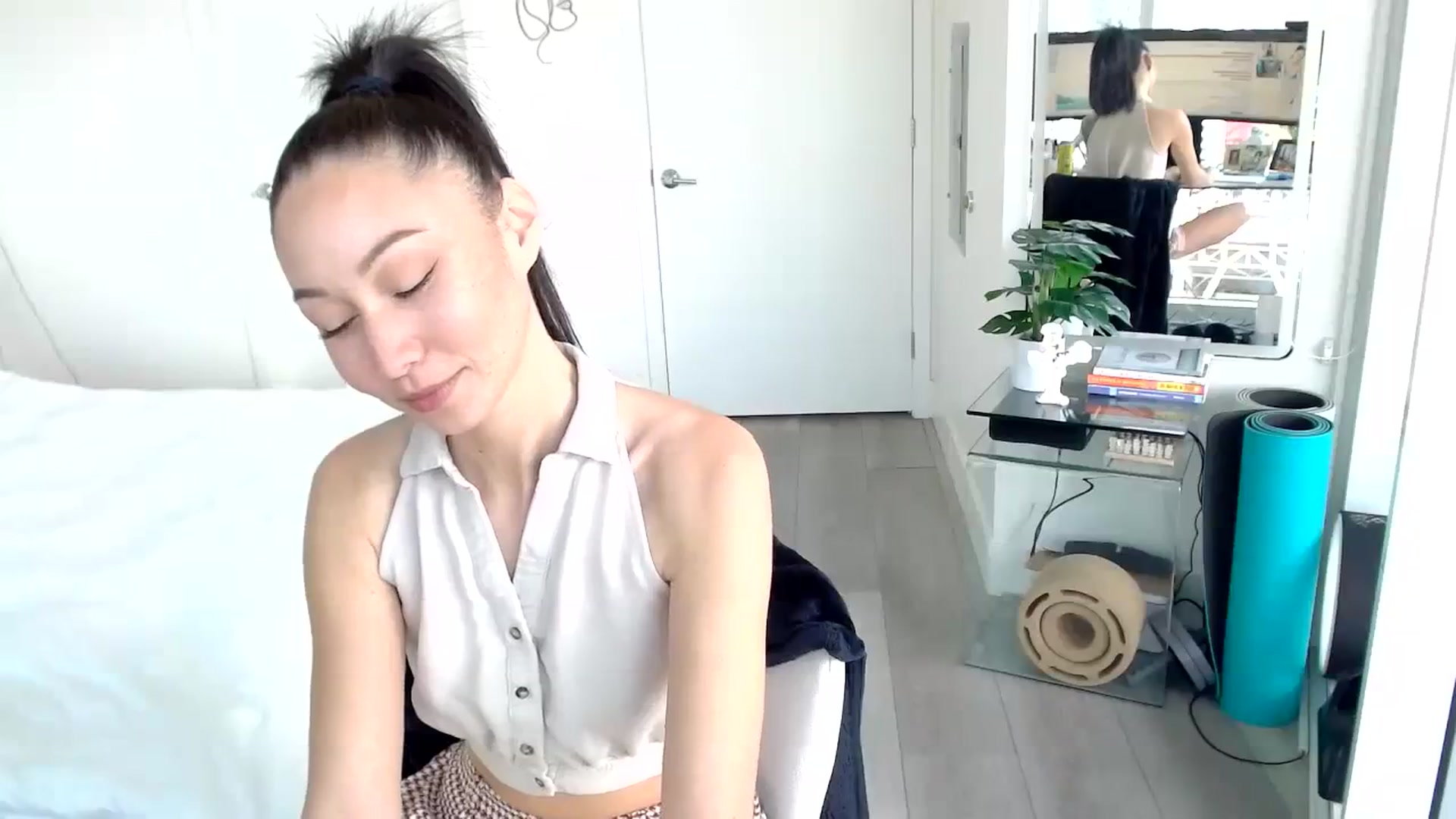 Gallery image thumbnail from Minnie_B00's myfreecams stream on, 01/10/2024, 20:44 image 10 of 20