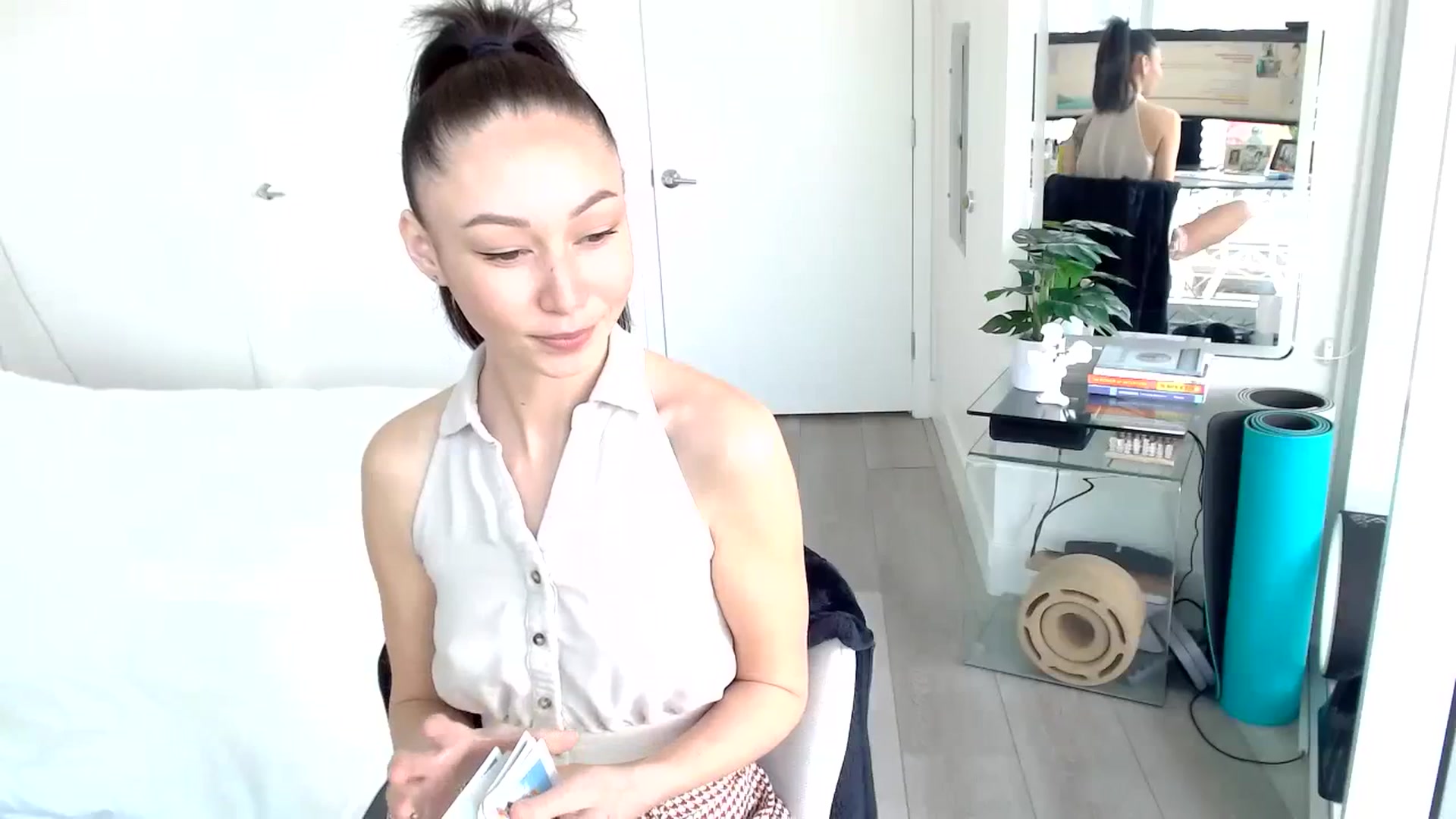 Gallery image thumbnail from Minnie_B00's myfreecams stream on, 01/10/2024, 20:44 image 12 of 20