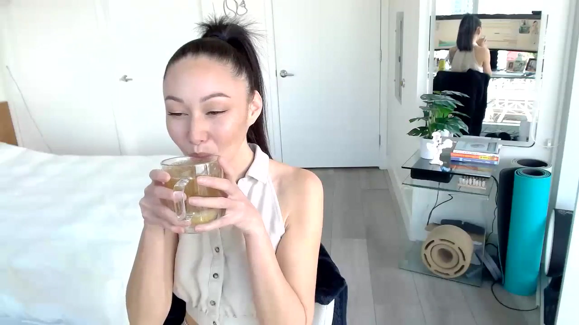 Gallery image thumbnail from Minnie_B00's myfreecams stream on, 01/10/2024, 20:44 image 5 of 20