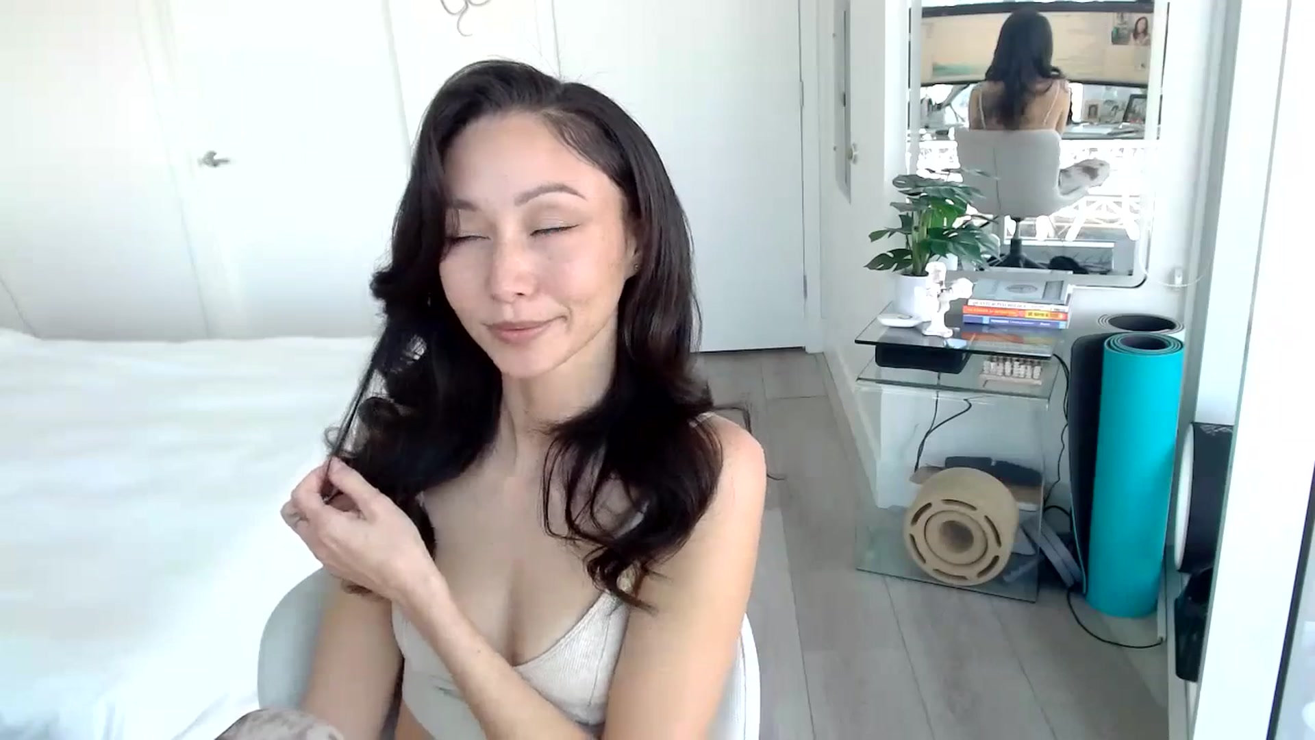 Gallery image thumbnail from Minnie_B00's myfreecams stream on, 01/15/2024, 20:34 image 7 of 20