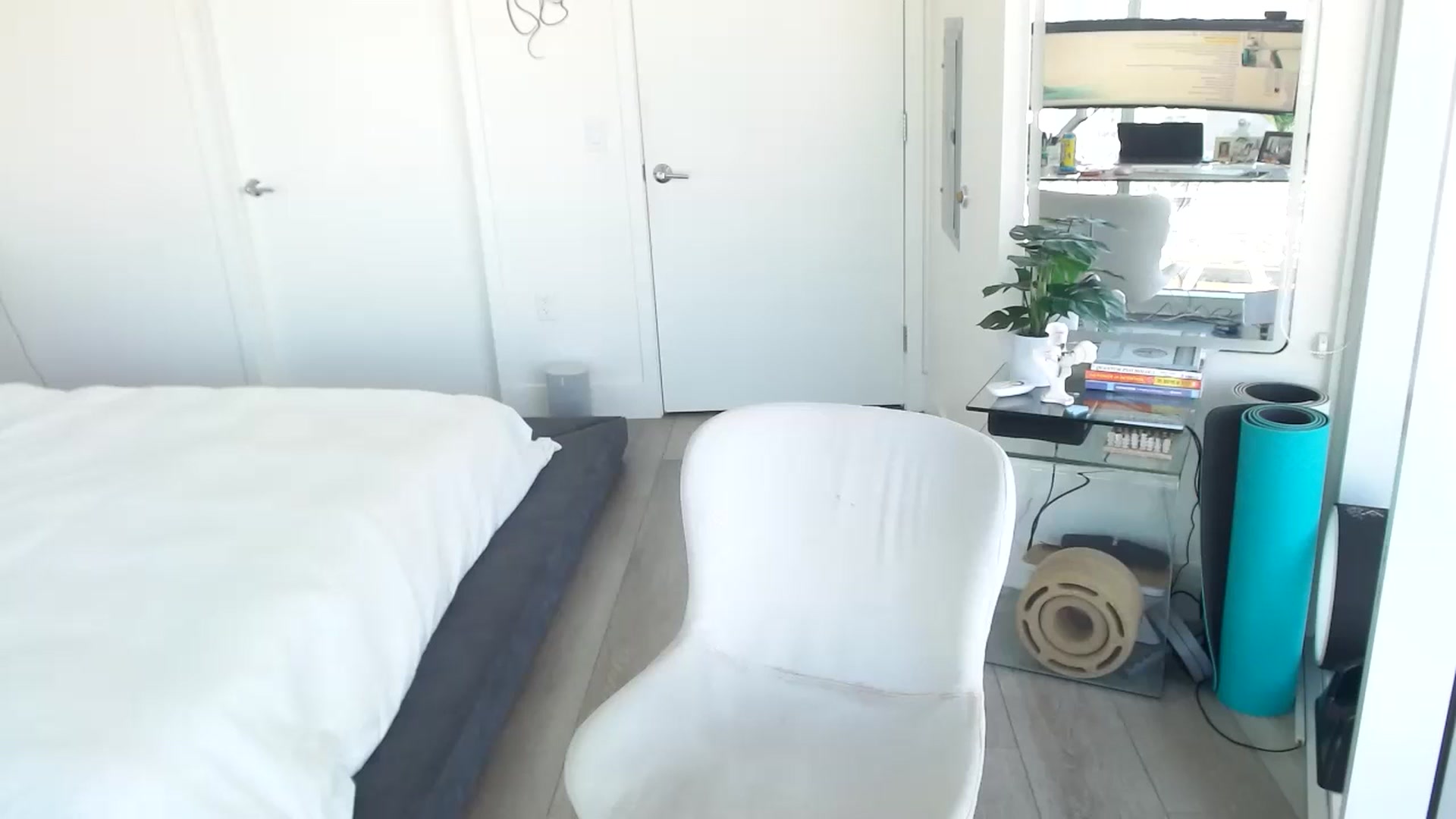 Gallery image thumbnail from Minnie_B00's myfreecams stream on, 01/16/2024, 19:45 image 5 of 20