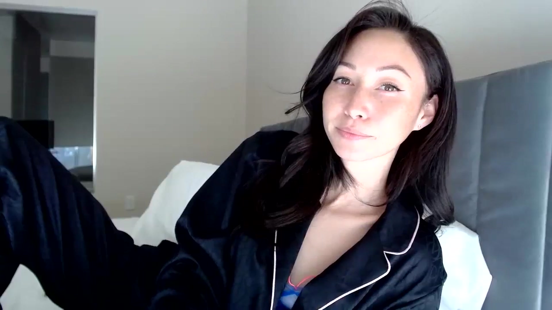Gallery image thumbnail from Minnie_B00's myfreecams stream on, 01/27/2024, 21:49 image 3 of 20